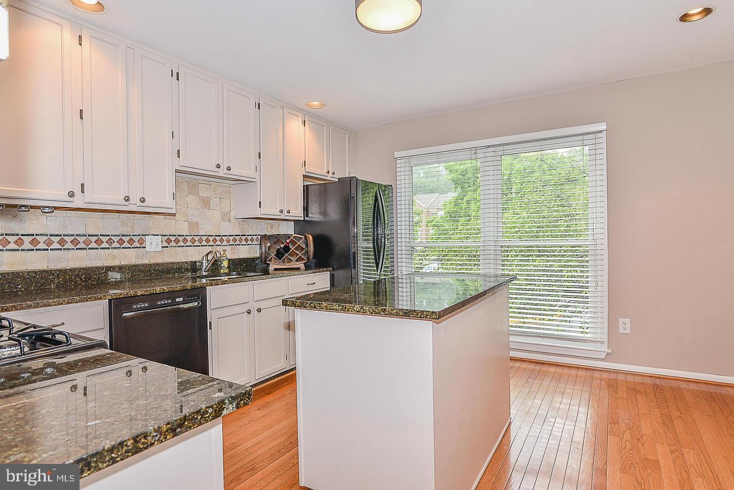 LIFESTYLE AT SULLY STATION - Residential Lease