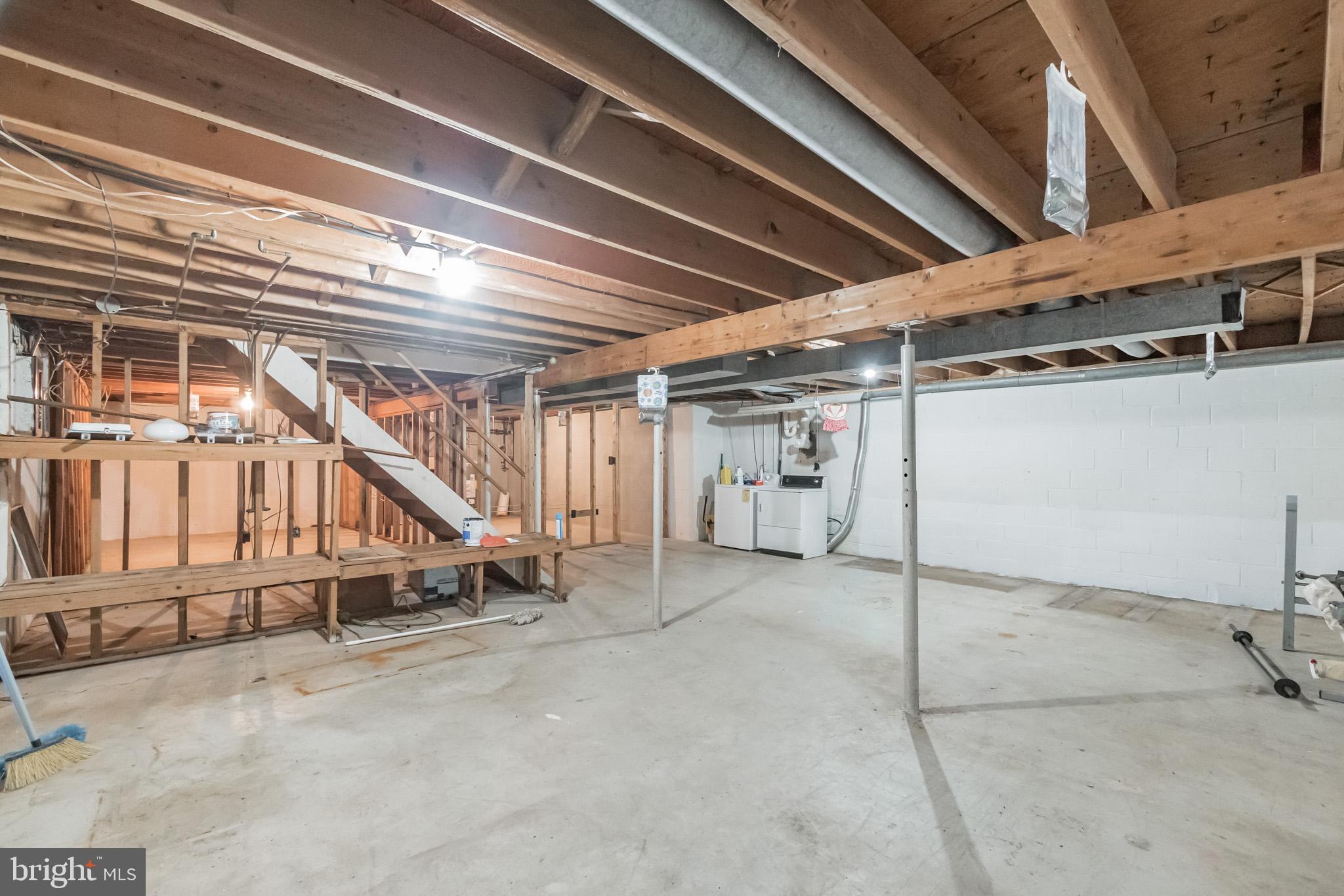 MISSION HILLS - Residential