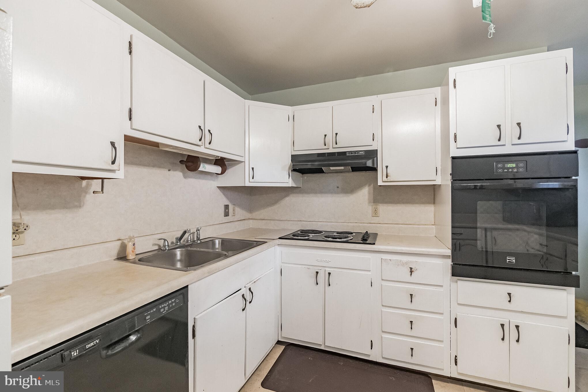 MISSION HILLS - Residential