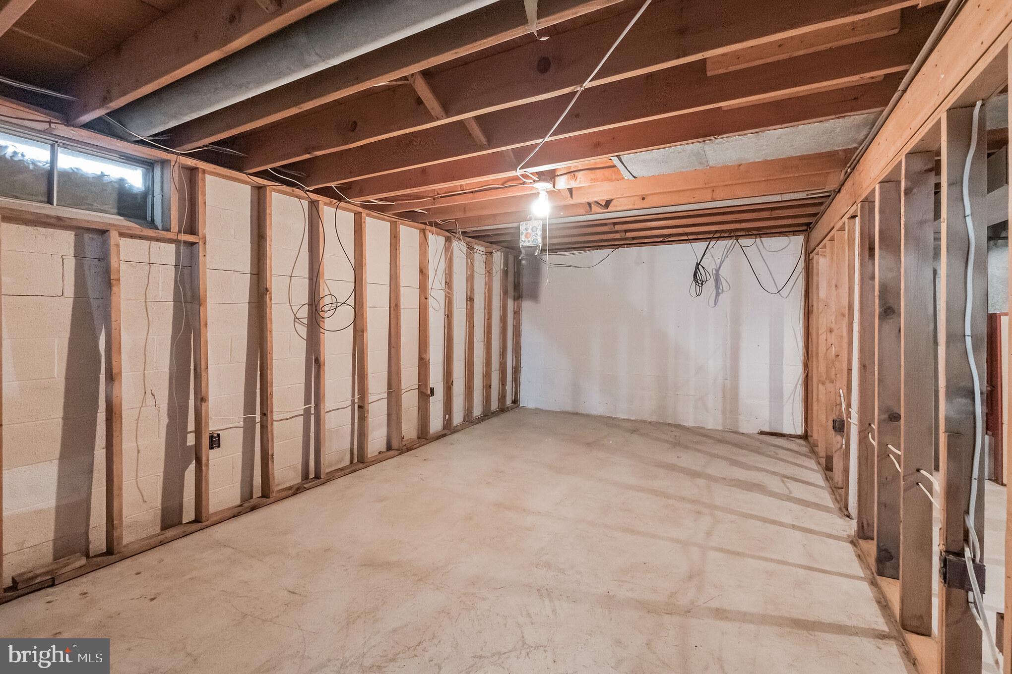 MISSION HILLS - Residential