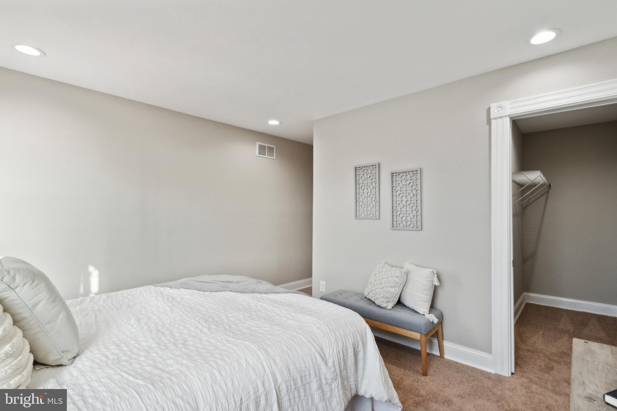 BIDDLE STREET - Residential