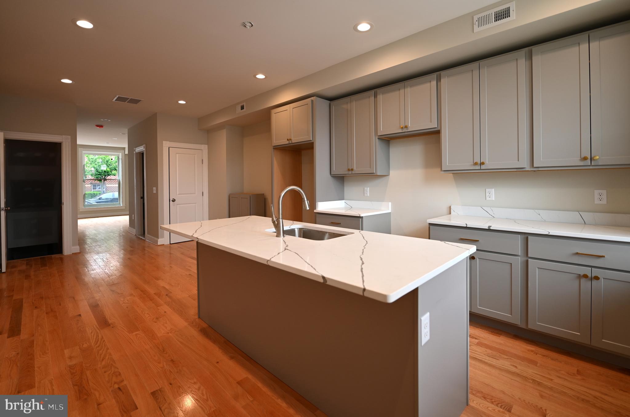 BIDDLE STREET - Residential