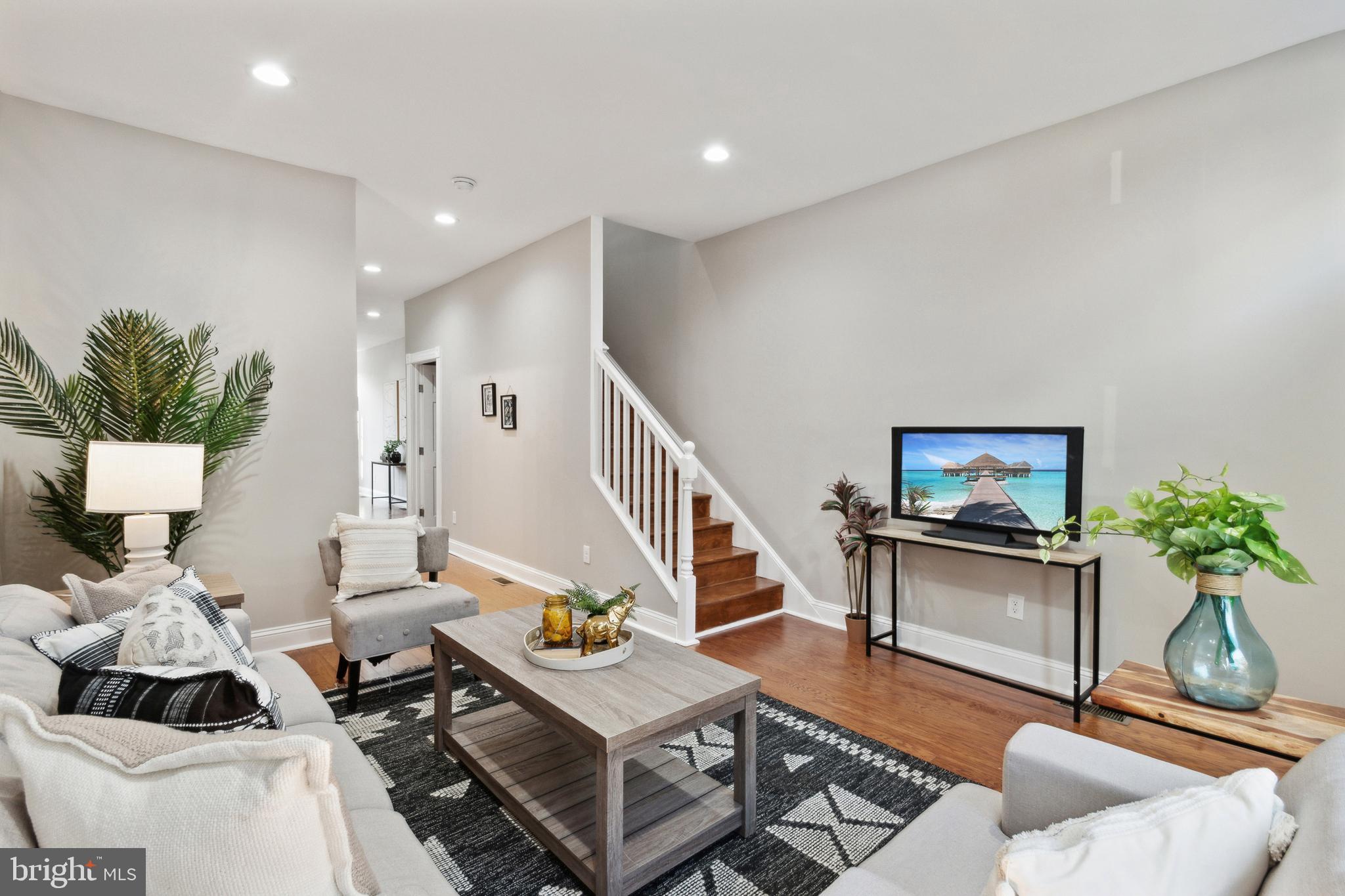 BIDDLE STREET - Residential