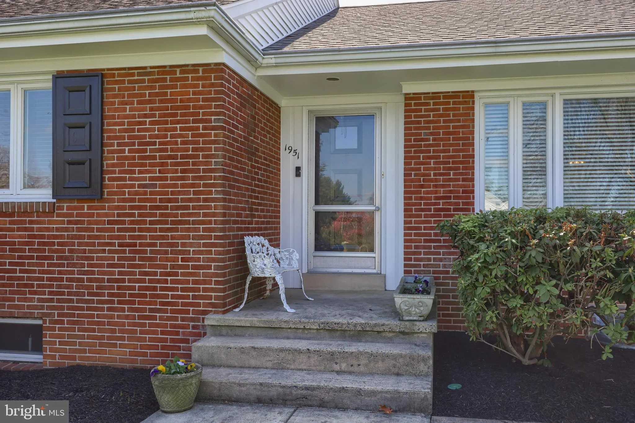 Lancaster, Pennsylvania 17601, United States, 3 Bedrooms Bedrooms, ,2 BathroomsBathrooms,Residential,Pending,104241