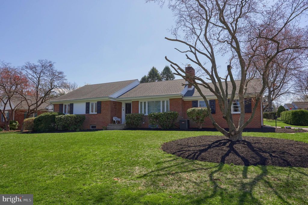 Photo of 1951 Sterling Place, LANCASTER, PA 17601 (MLS # PALA2066906)