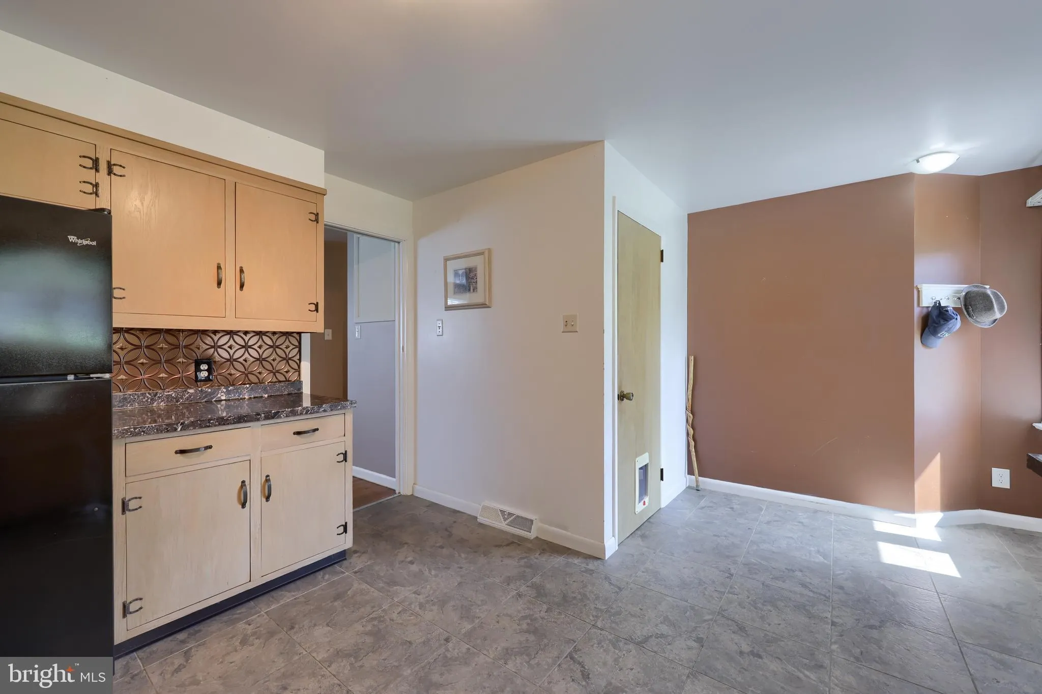 Lancaster, Pennsylvania 17601, United States, 3 Bedrooms Bedrooms, ,2 BathroomsBathrooms,Residential,Pending,104241