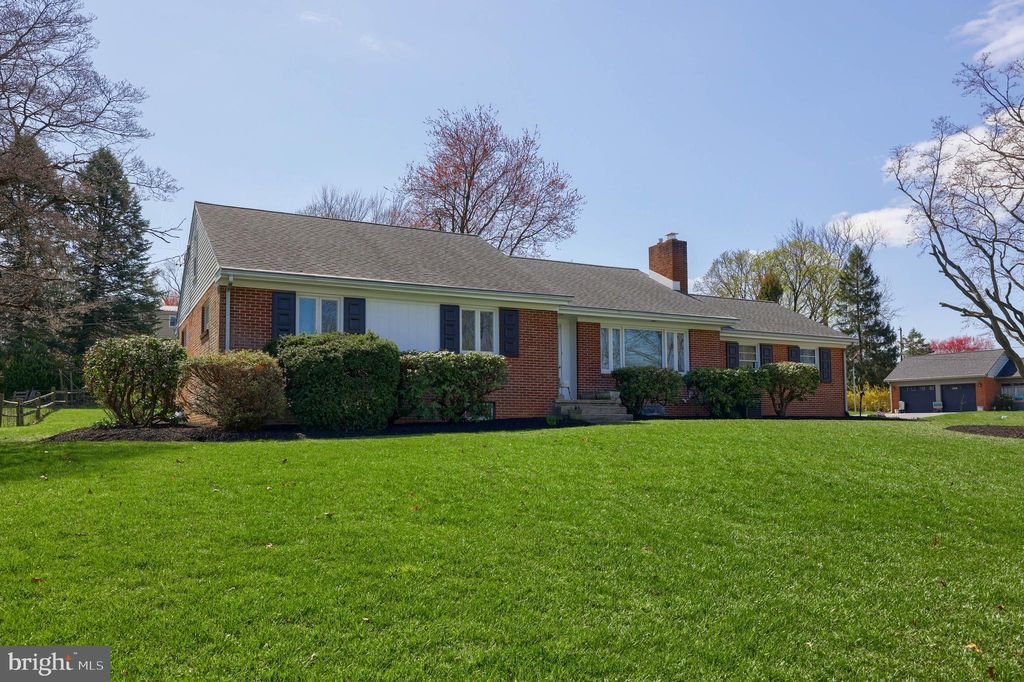Photo of 1951 Sterling Place, LANCASTER, PA 17601 (MLS # PALA2066906)