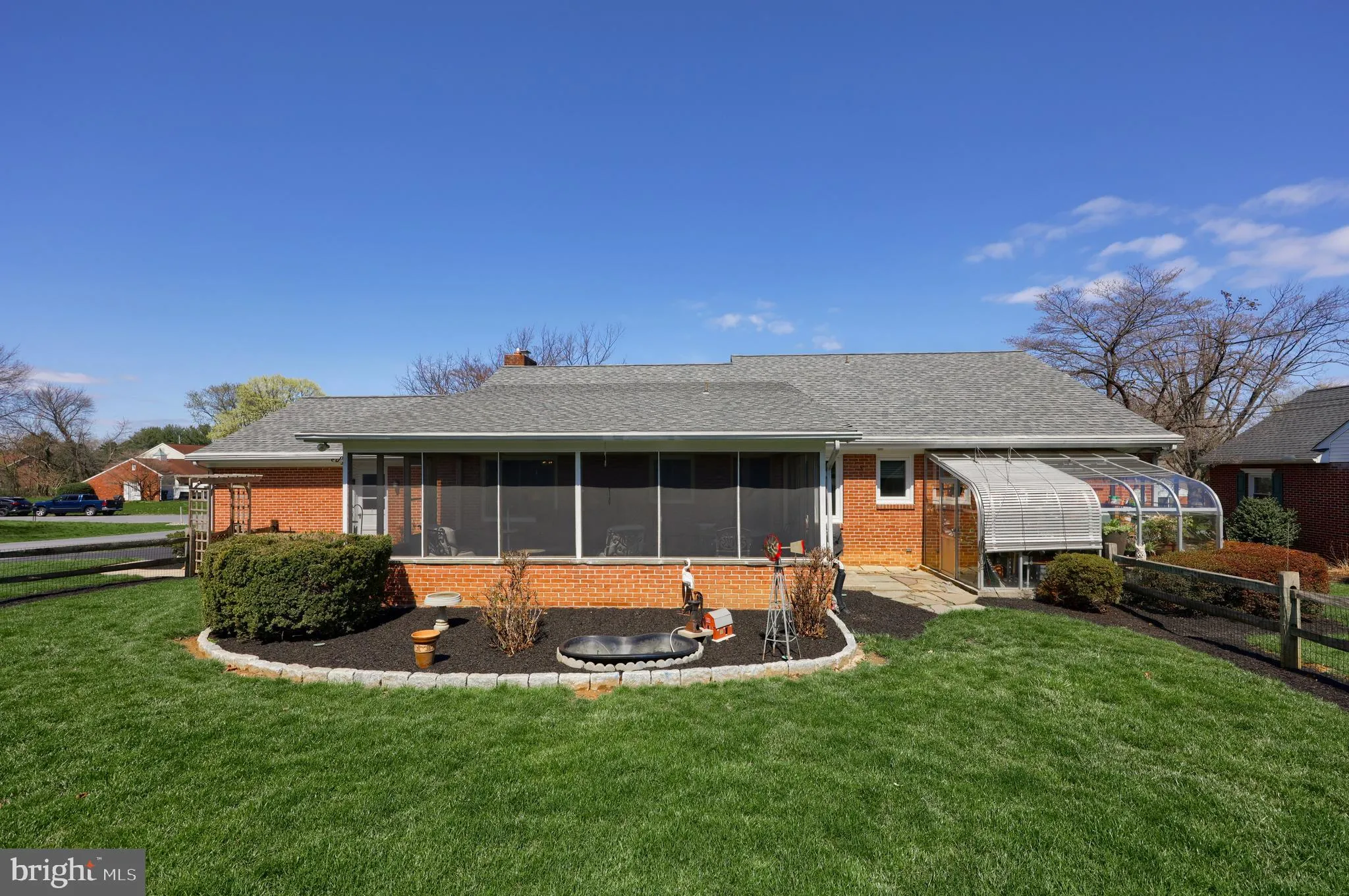 Lancaster, Pennsylvania 17601, United States, 3 Bedrooms Bedrooms, ,2 BathroomsBathrooms,Residential,Pending,104241