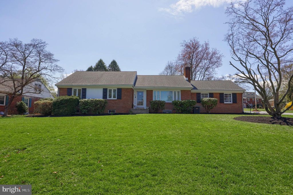 Photo of 1951 Sterling Place, LANCASTER, PA 17601 (MLS # PALA2066906)