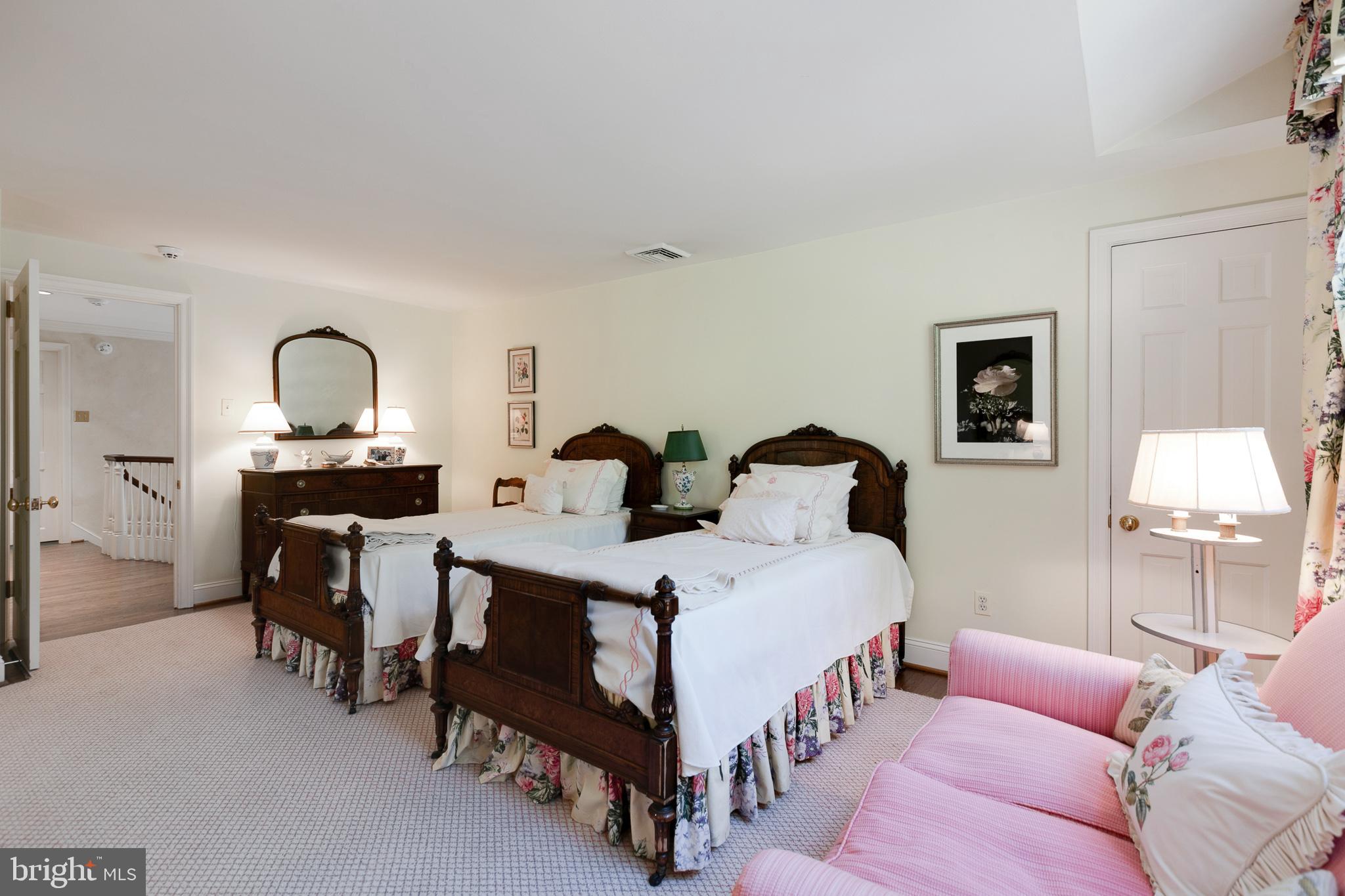 HOLLY HILL - Residential