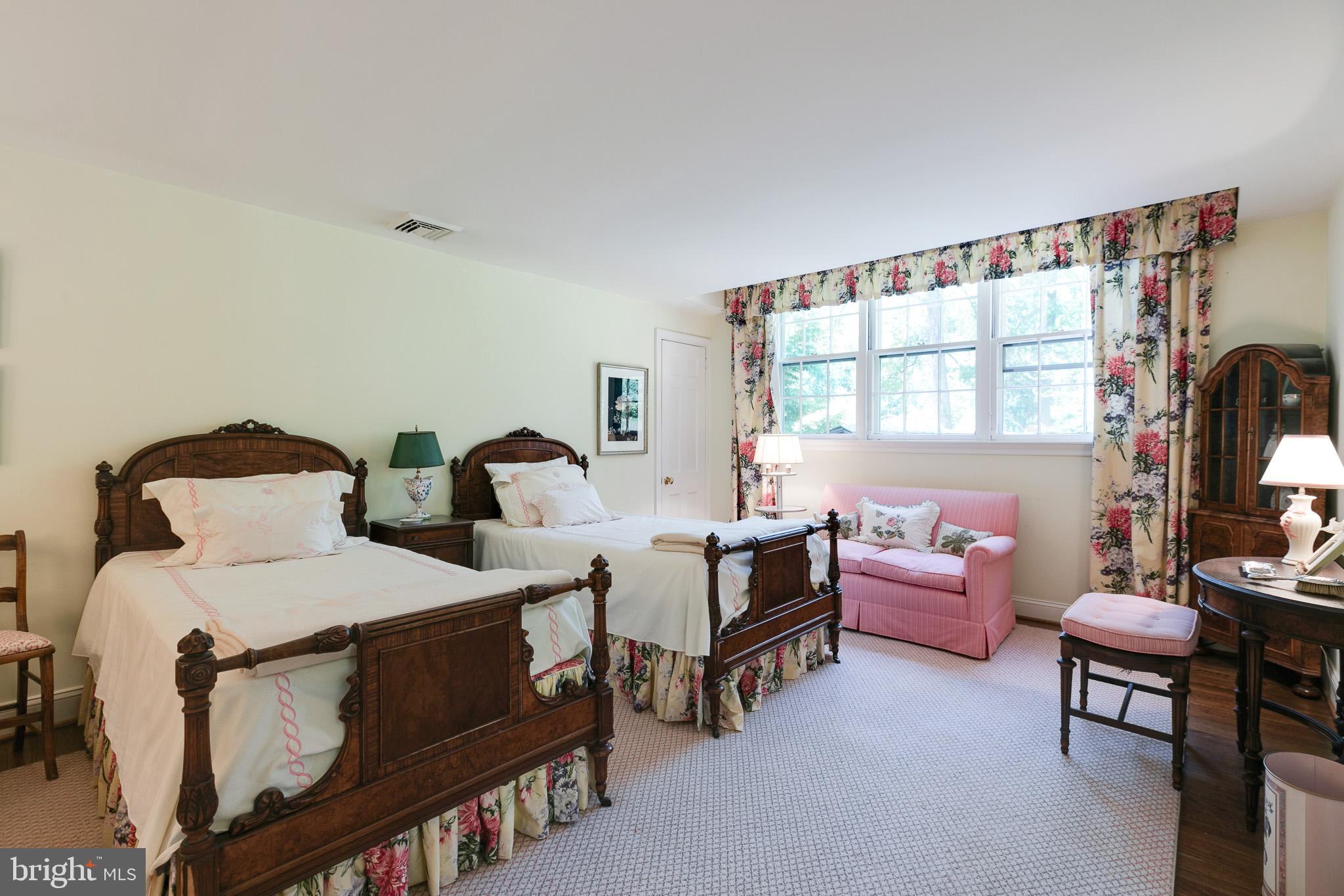 HOLLY HILL - Residential