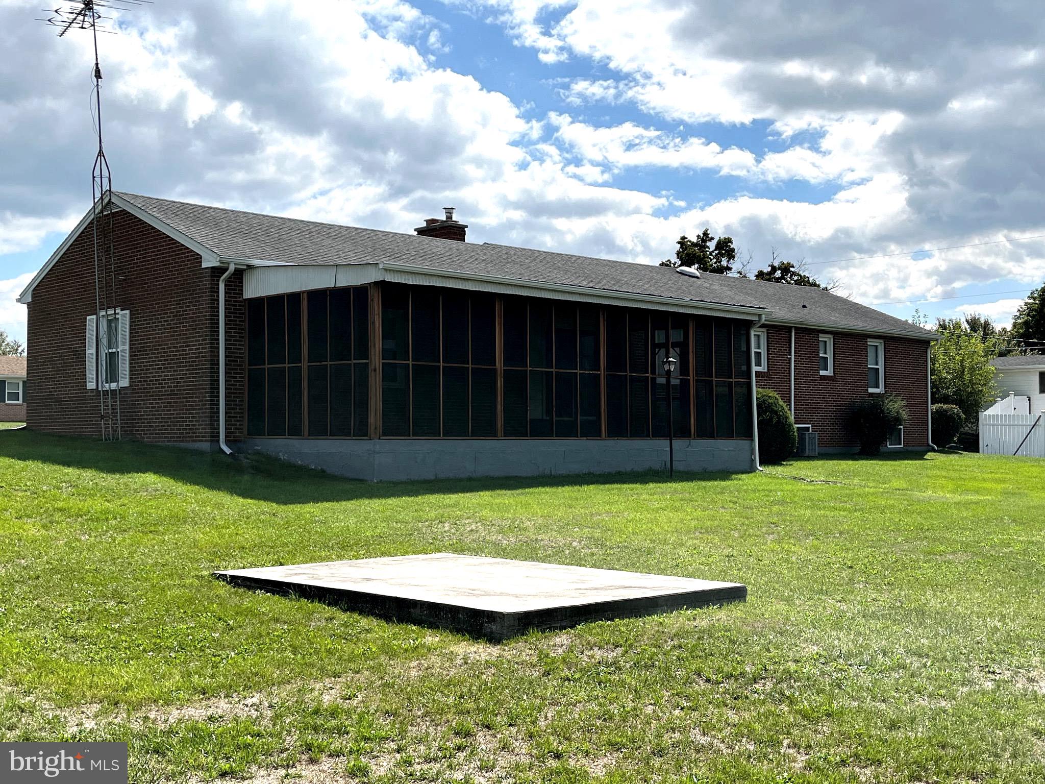 SKY-LIN PARK - Residential