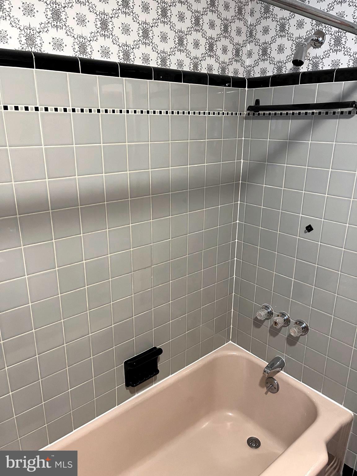 SKY-LIN PARK - Residential