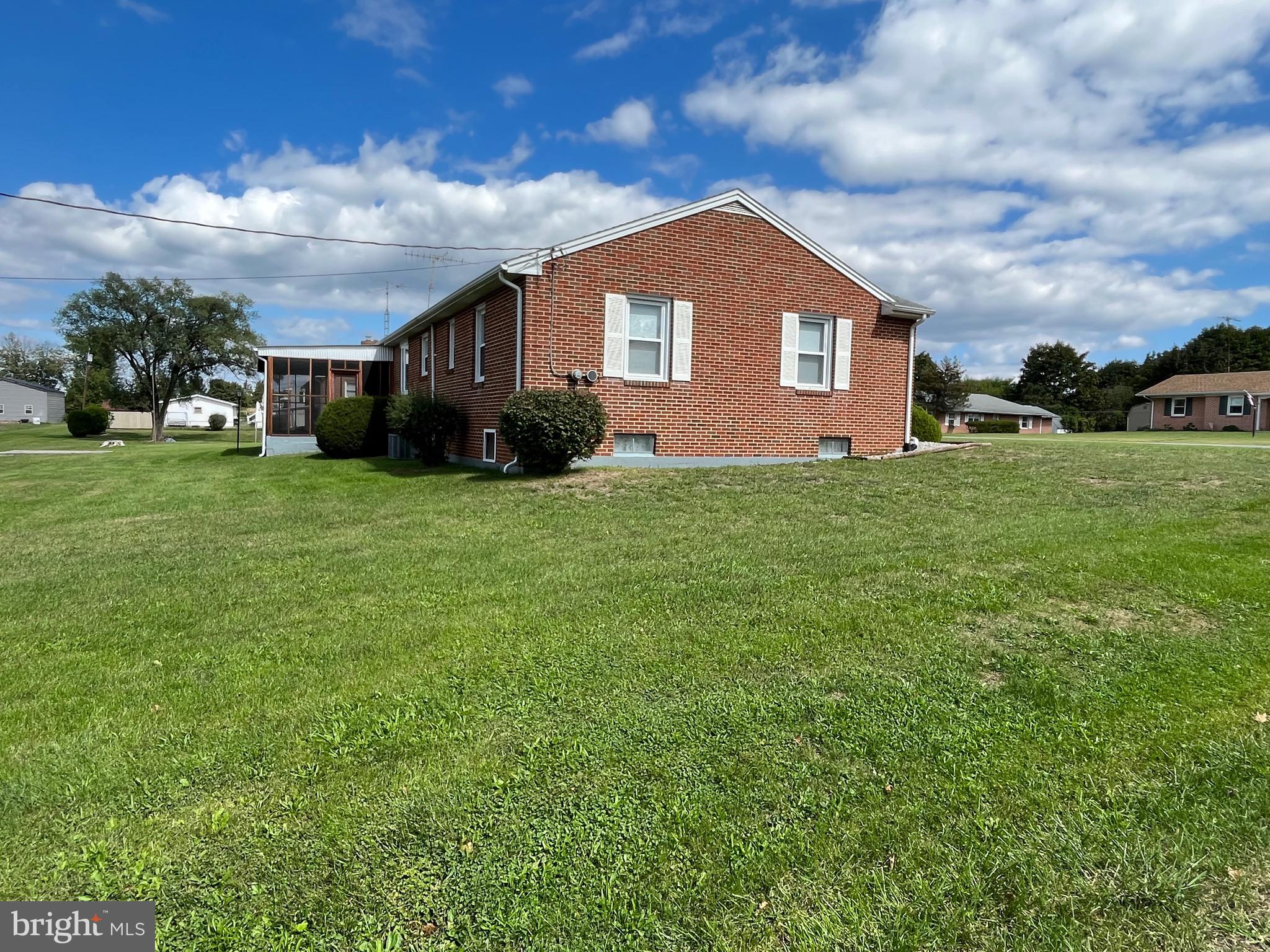 SKY-LIN PARK - Residential