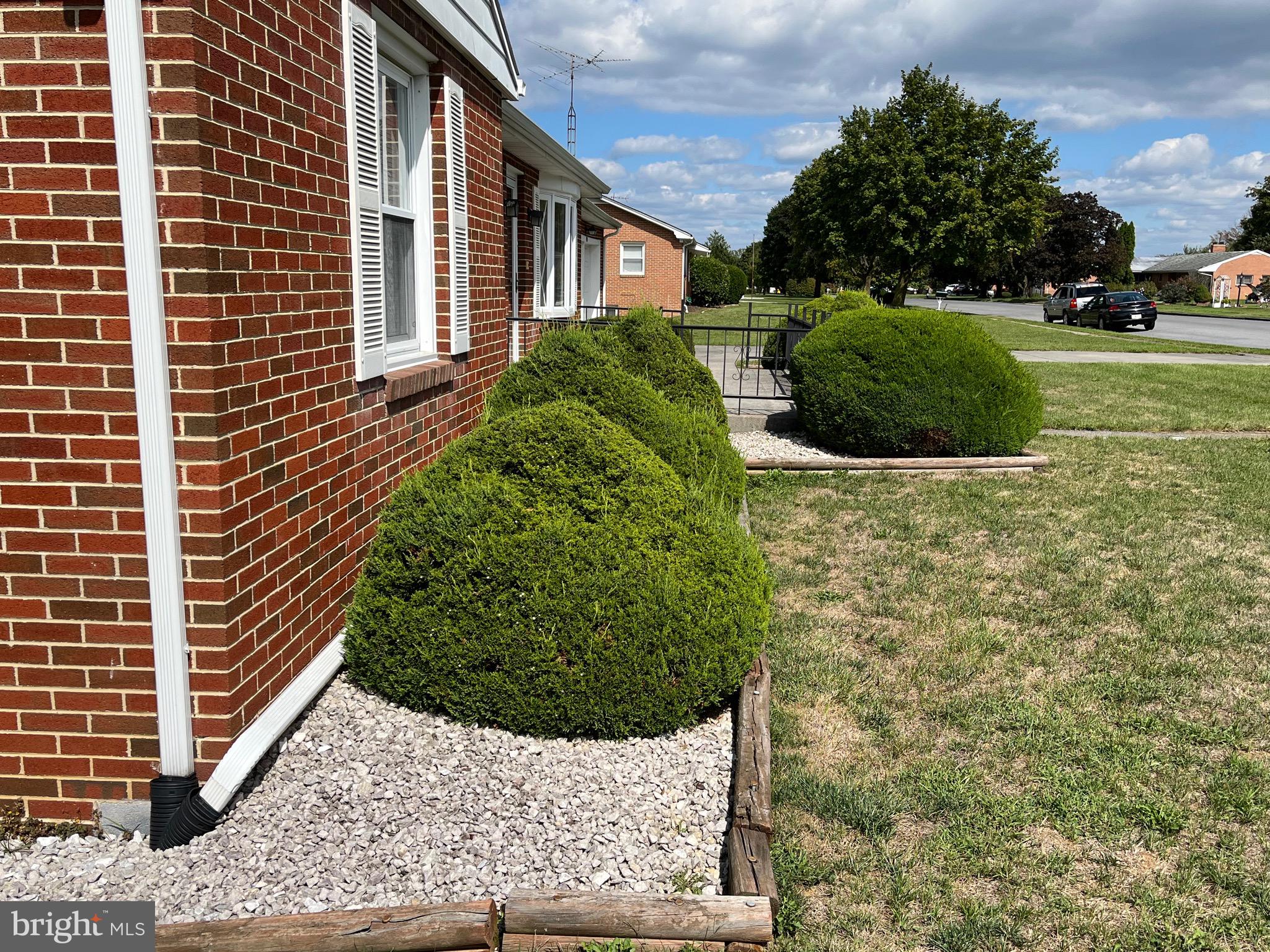 SKY-LIN PARK - Residential