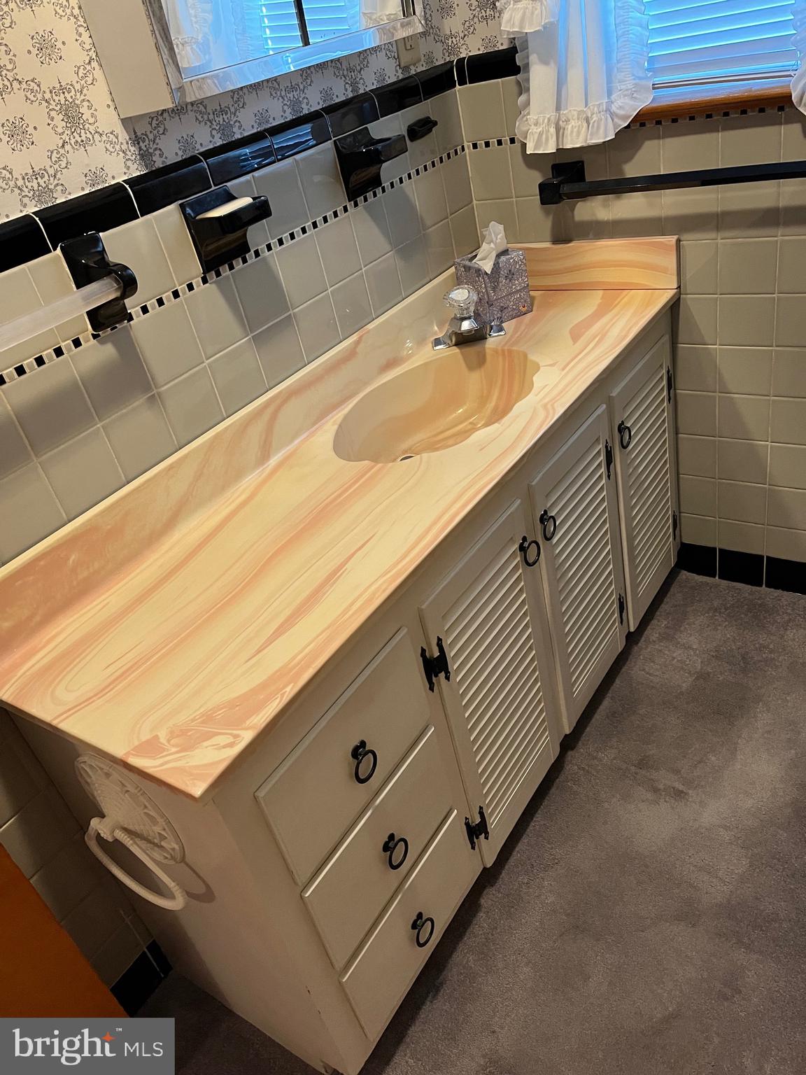 SKY-LIN PARK - Residential