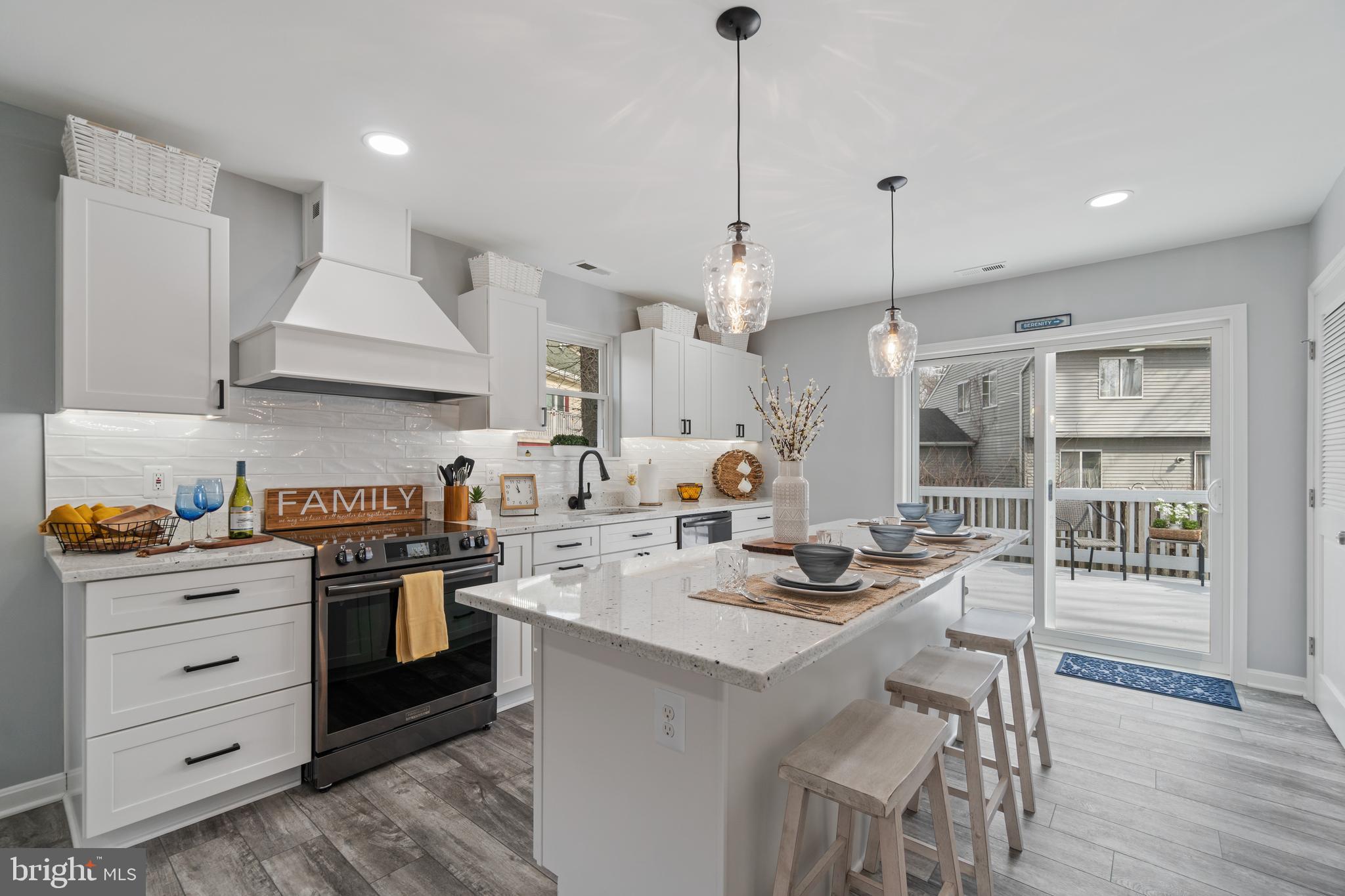 OYSTER HARBOR - Residential