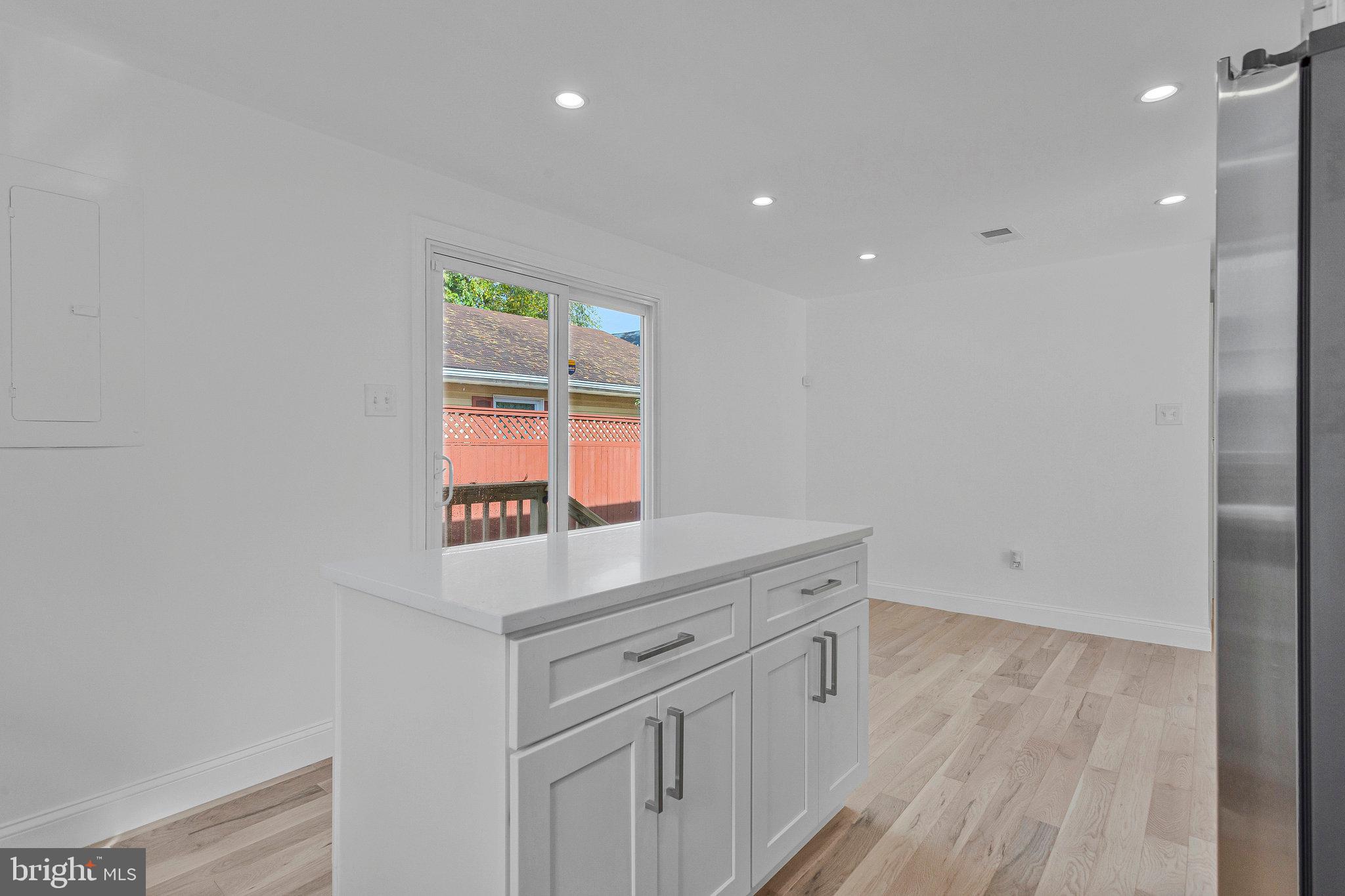 OYSTER HARBOR - Residential