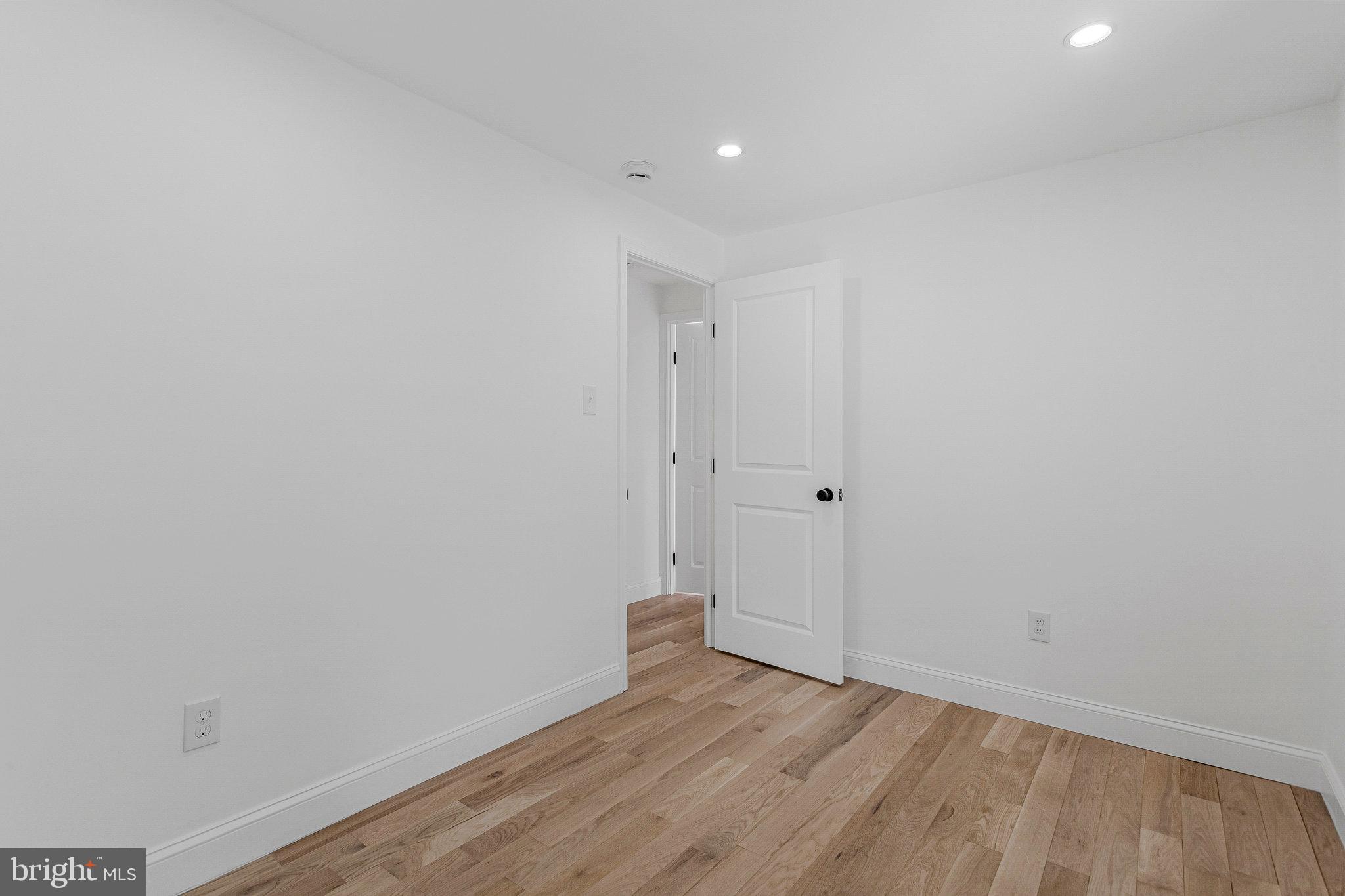 OYSTER HARBOR - Residential