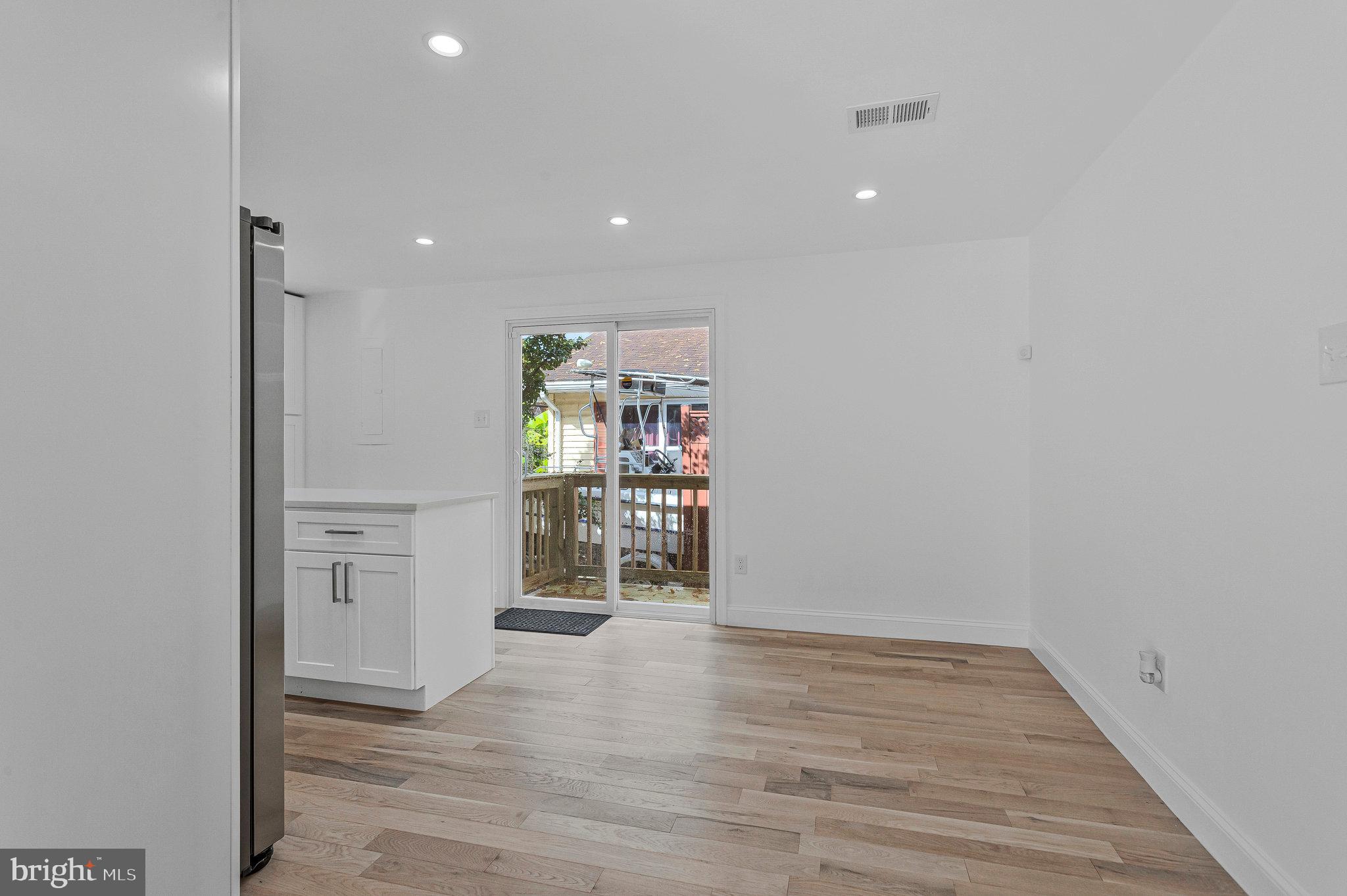 OYSTER HARBOR - Residential