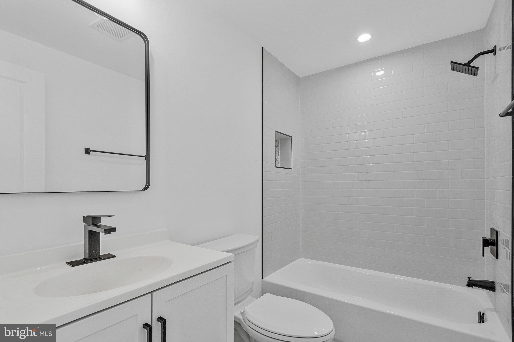 OYSTER HARBOR - Residential