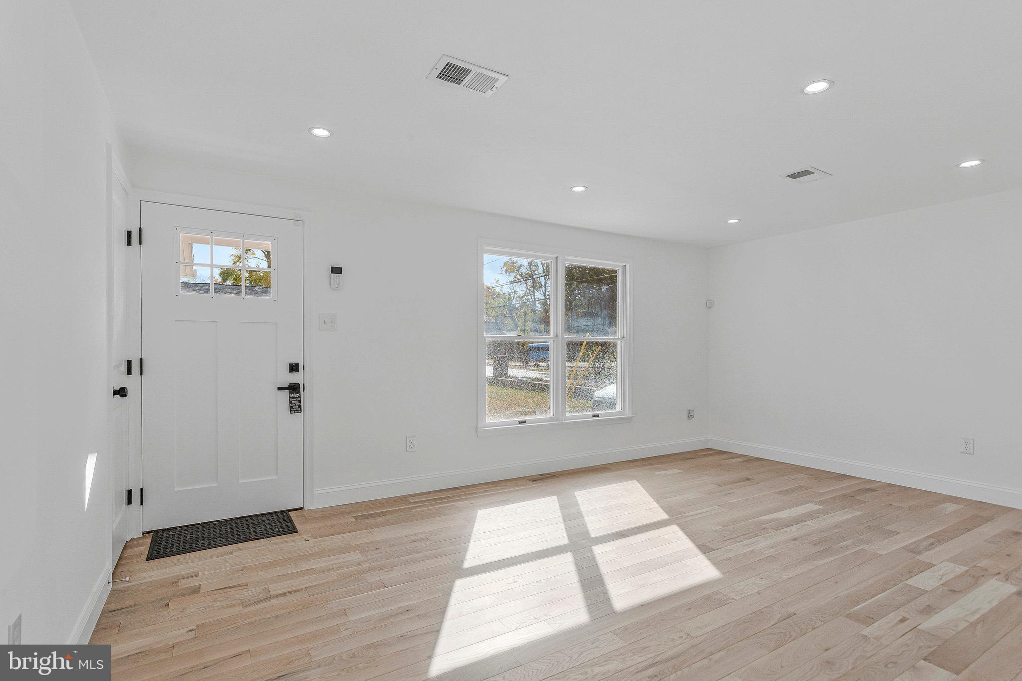 OYSTER HARBOR - Residential