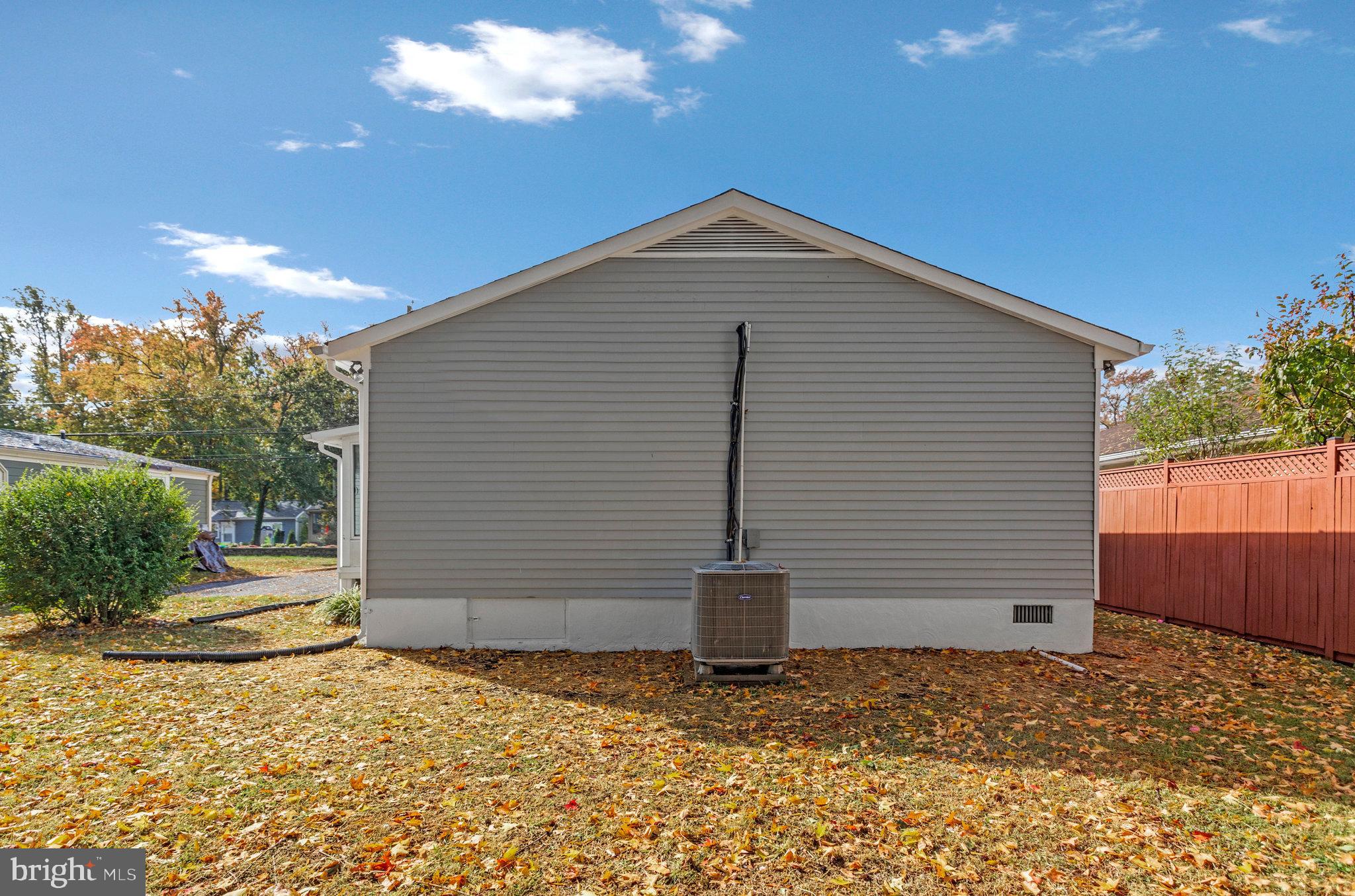 OYSTER HARBOR - Residential