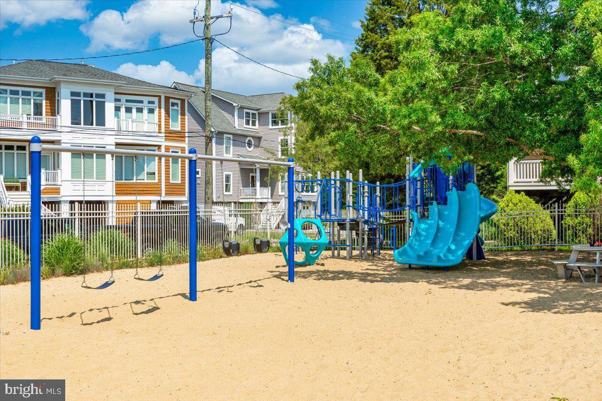 OYSTER HARBOR - Residential