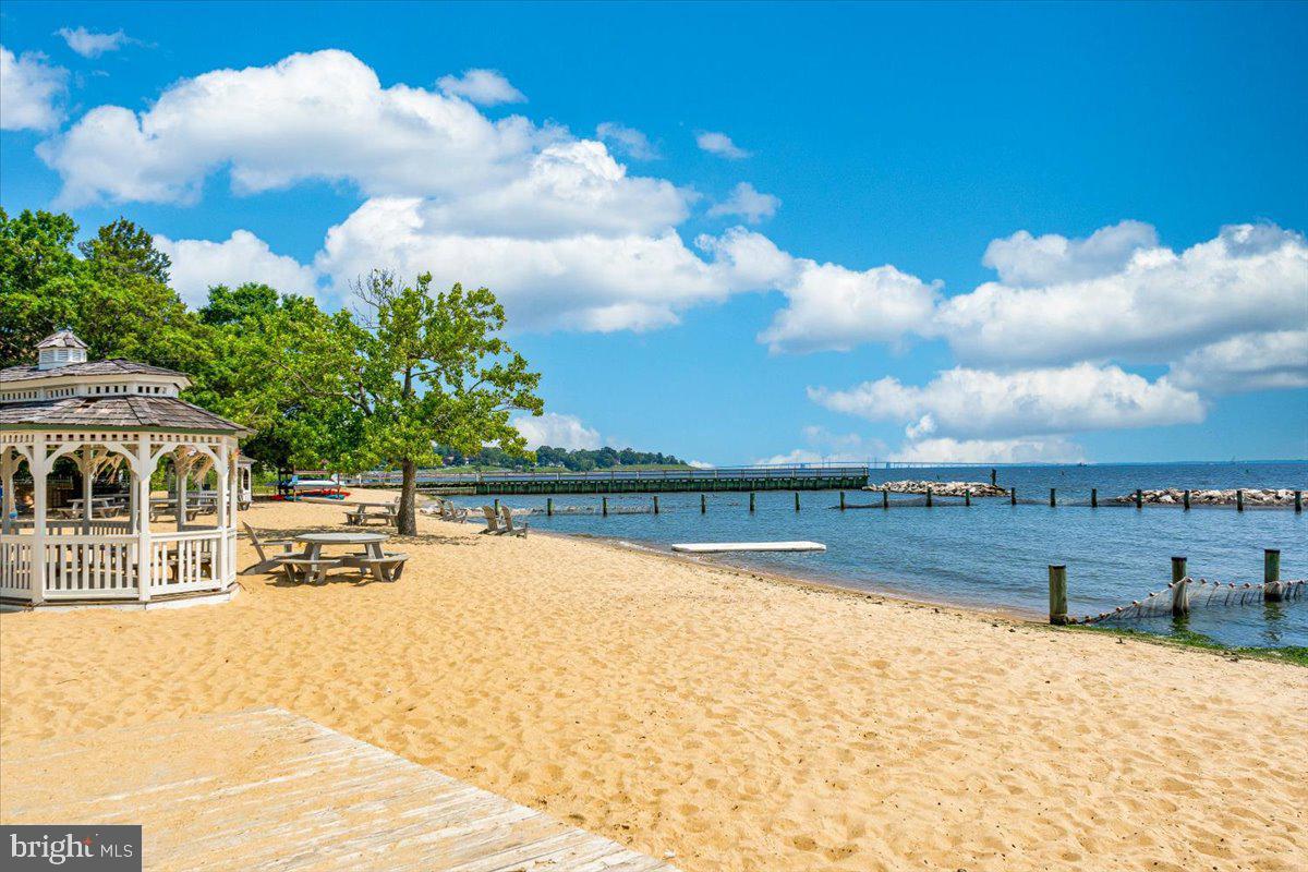 OYSTER HARBOR - Residential