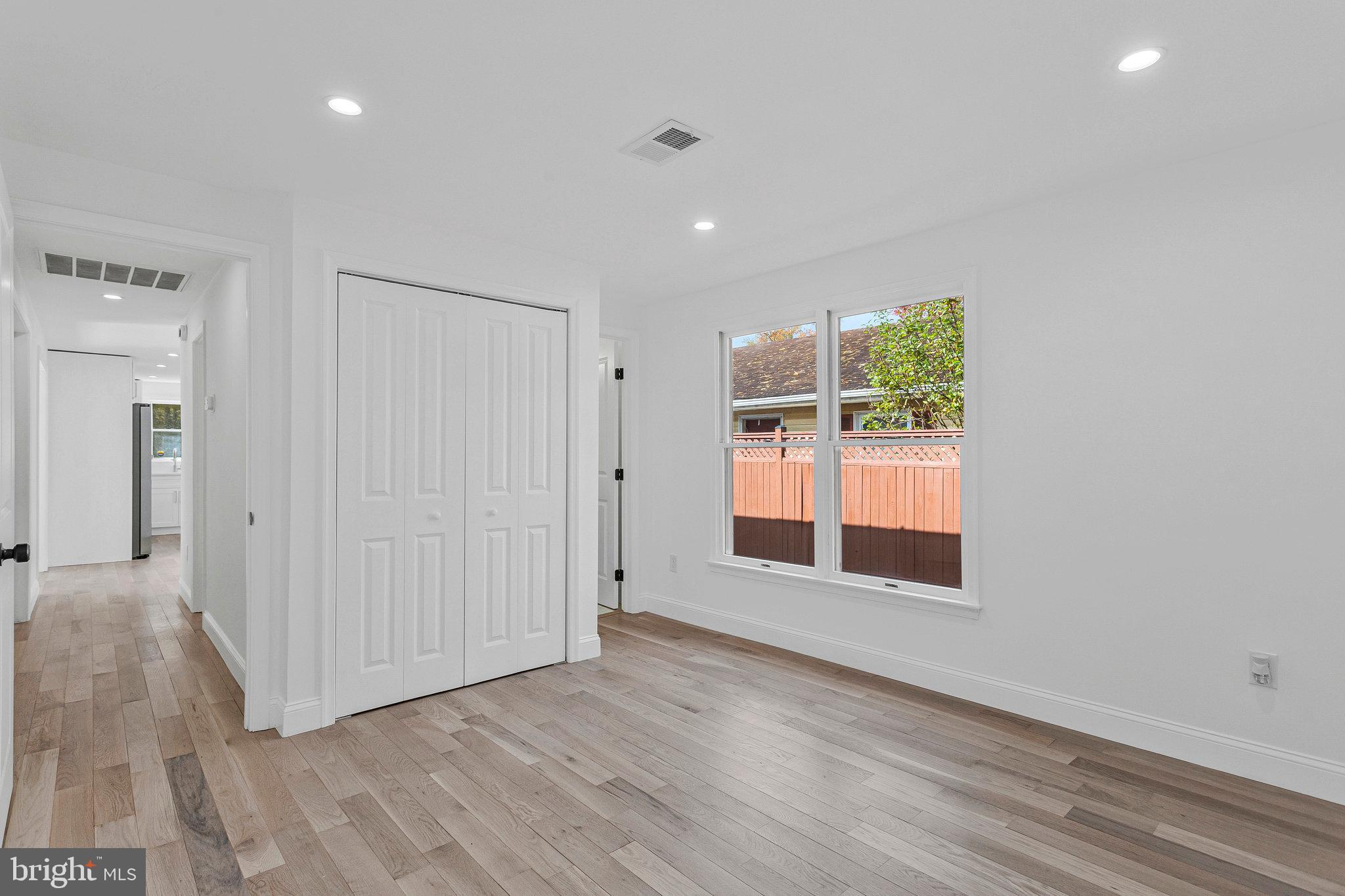 OYSTER HARBOR - Residential