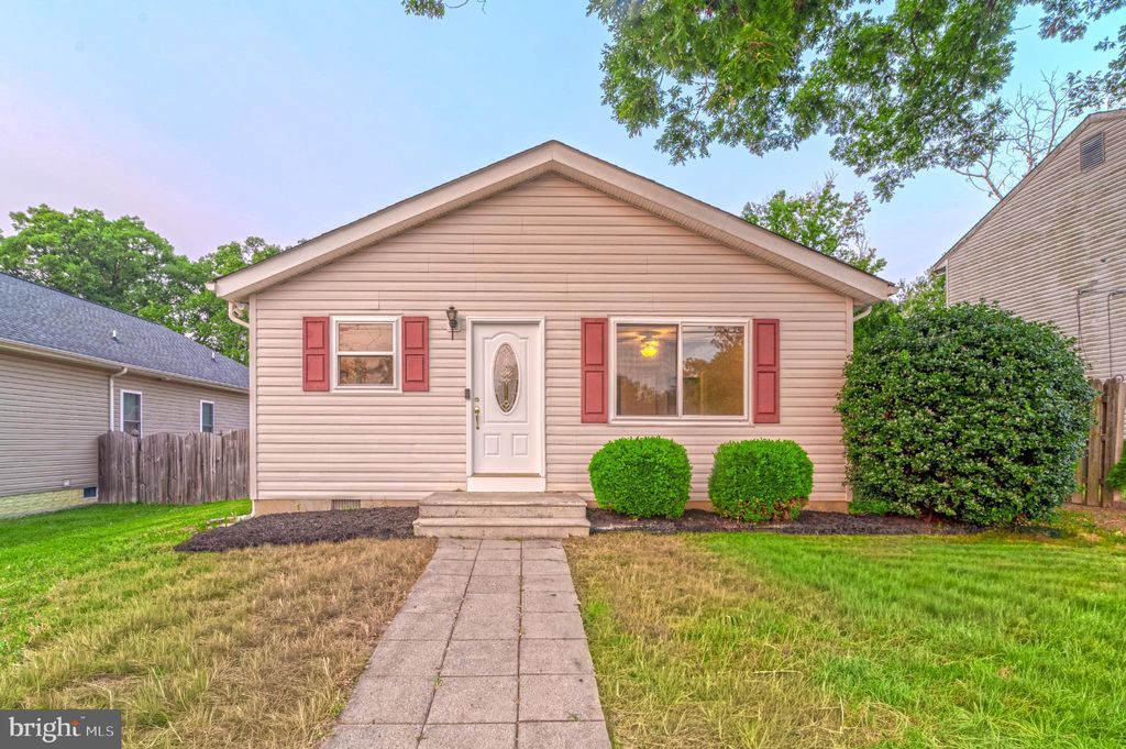 Photo of 111 Hotchkiss Street, FREDERICKSBURG, VA 22408 (MLS # VASP2036156)