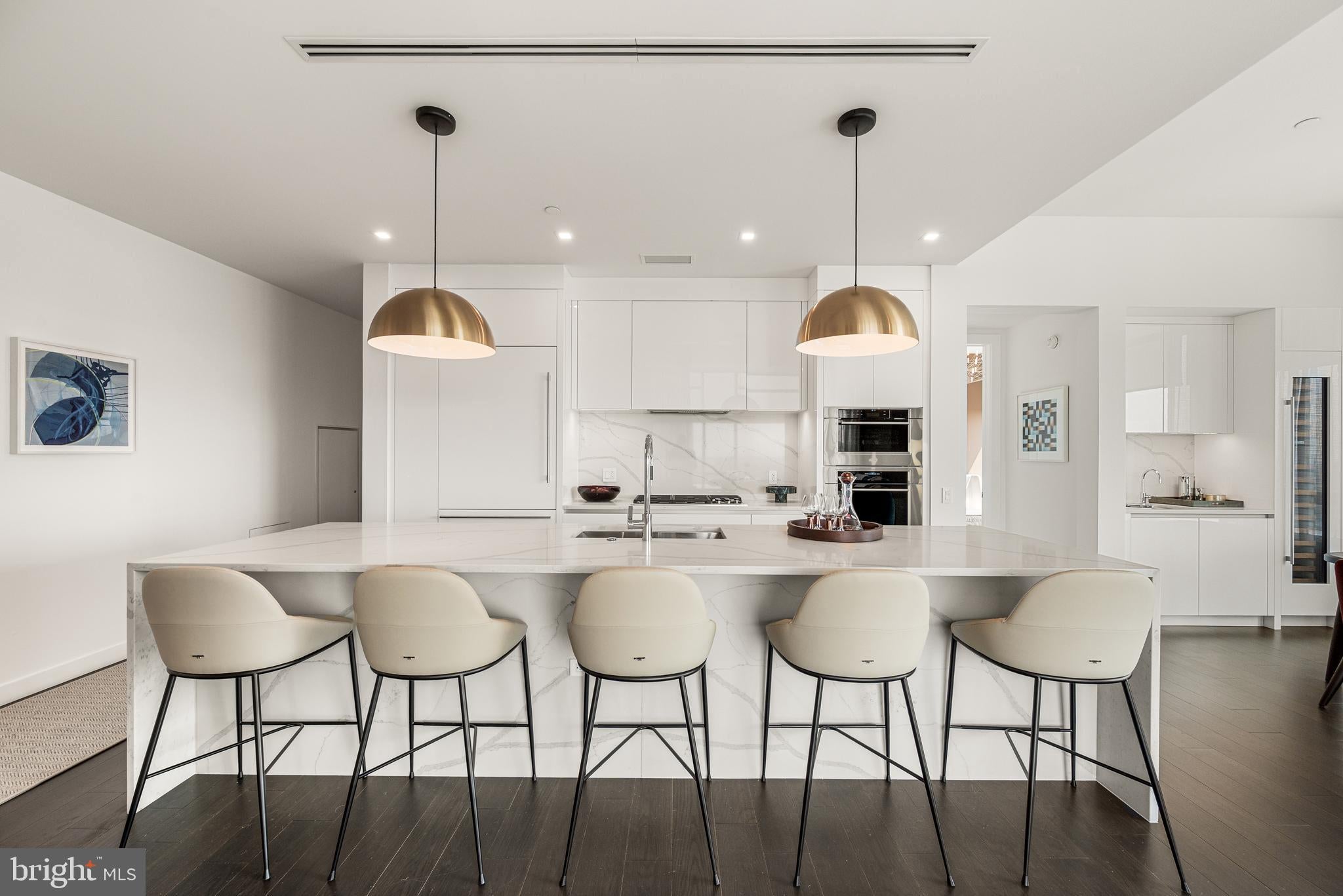 1911 WALNUT ST. UNIT 2702