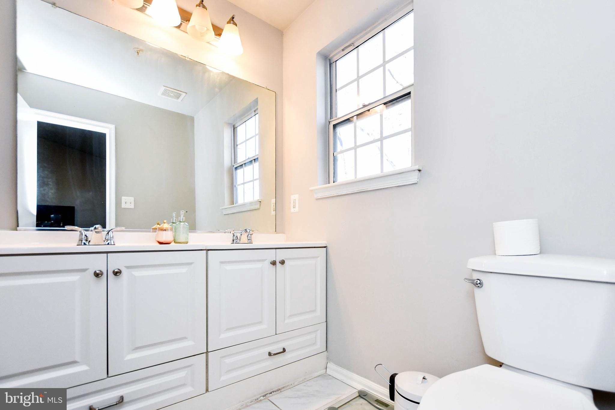 YORKSHIRE KNOLLS - Residential