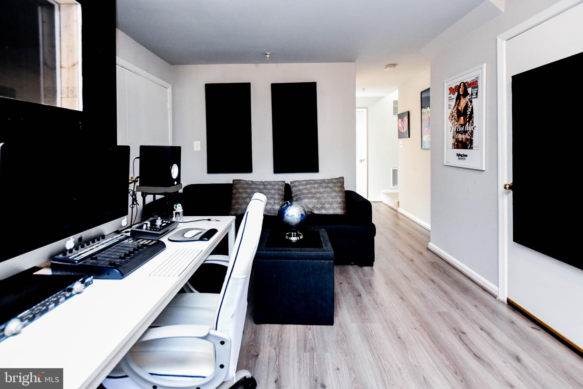 YORKSHIRE KNOLLS - Residential