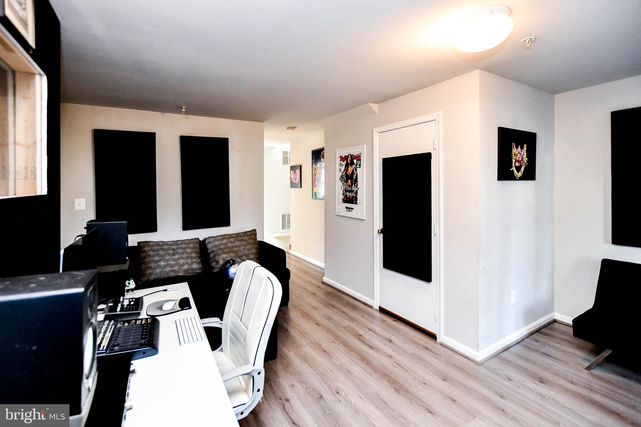 YORKSHIRE KNOLLS - Residential