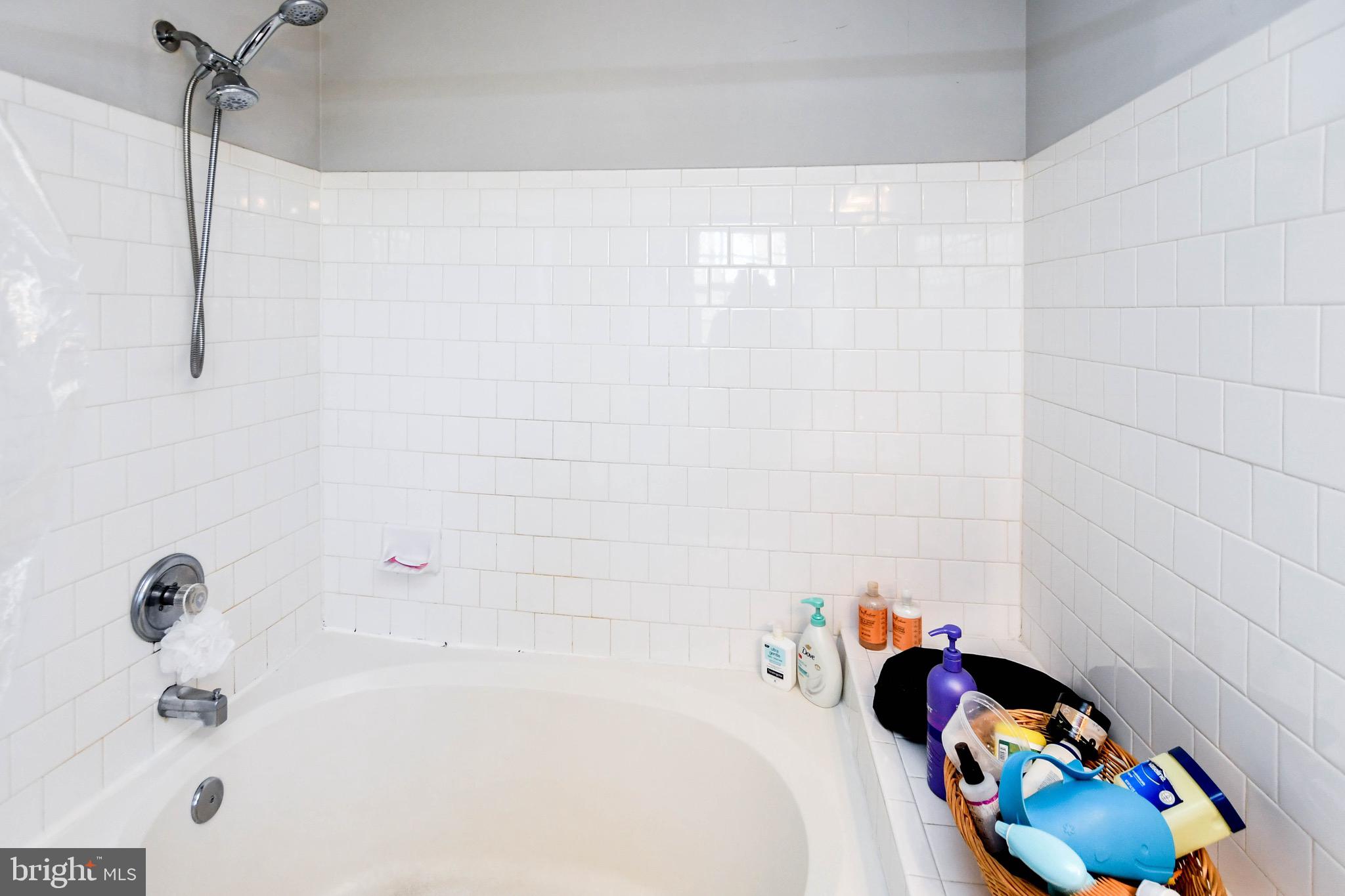 YORKSHIRE KNOLLS - Residential