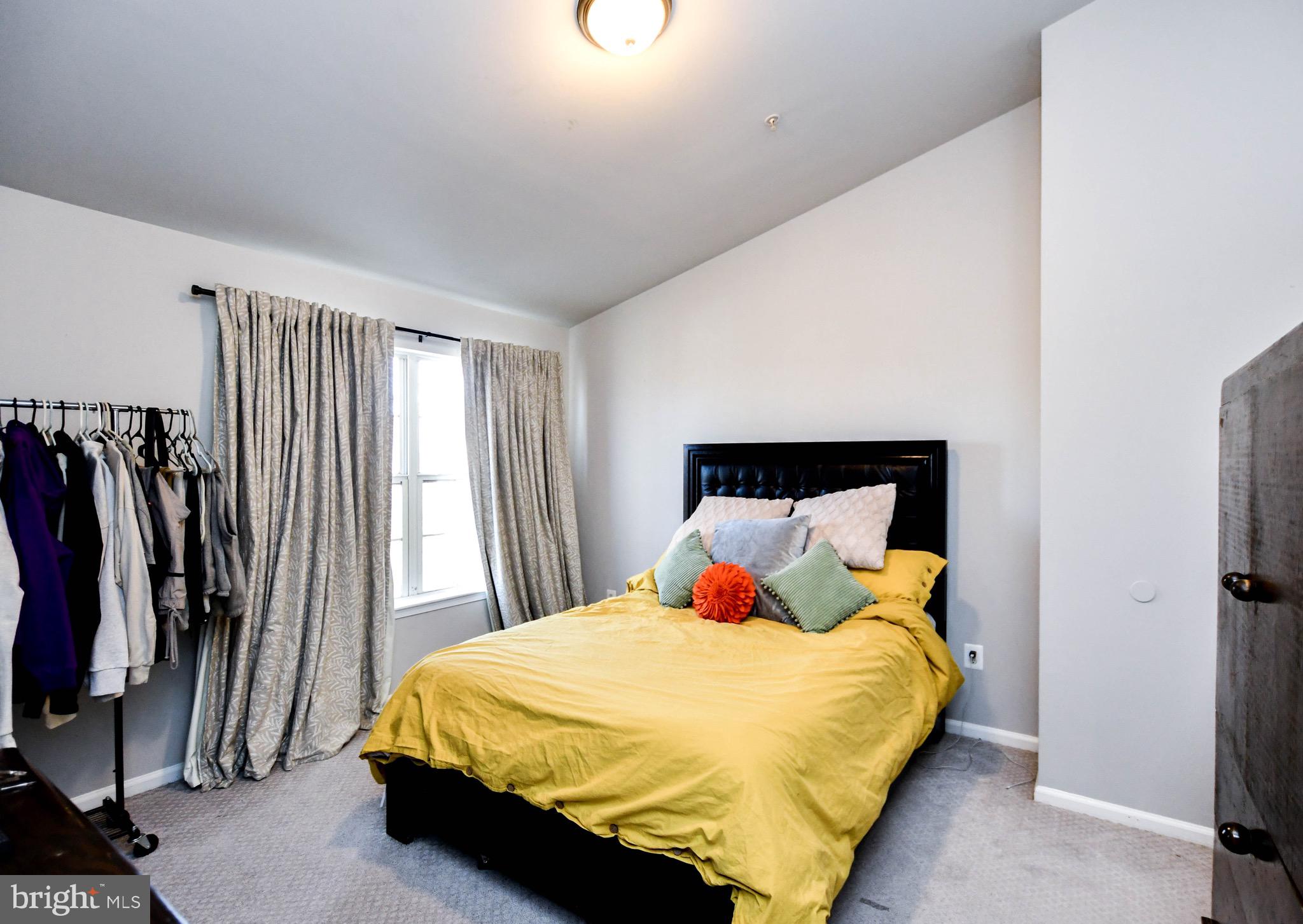 YORKSHIRE KNOLLS - Residential