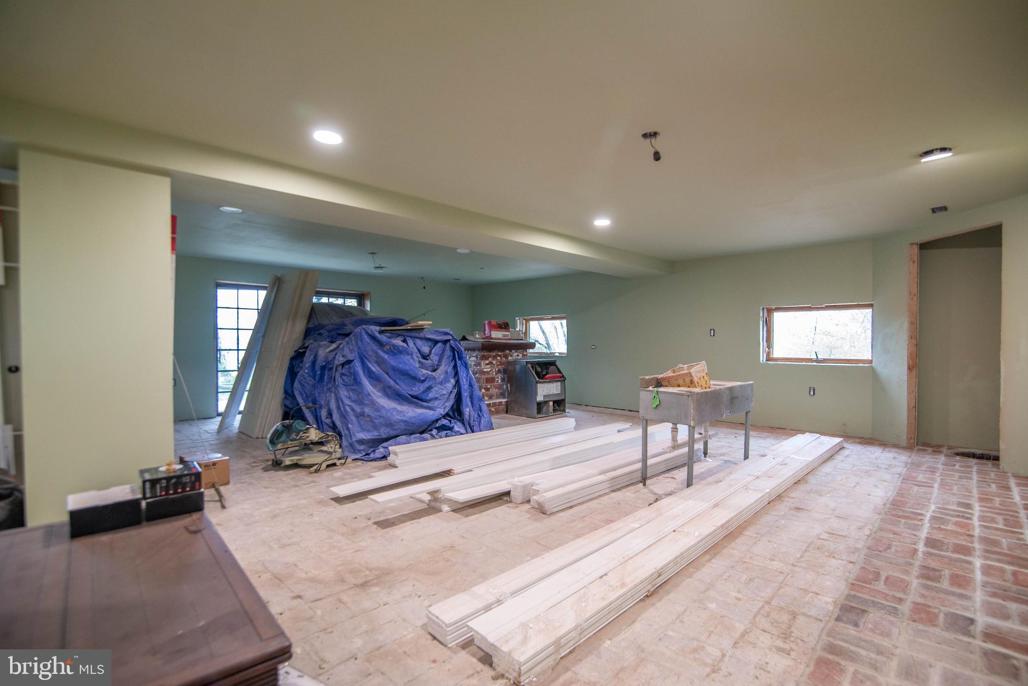 ELK NECK - Residential