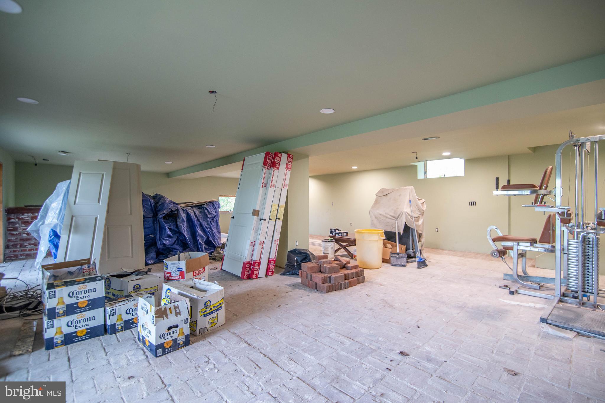 ELK NECK - Residential