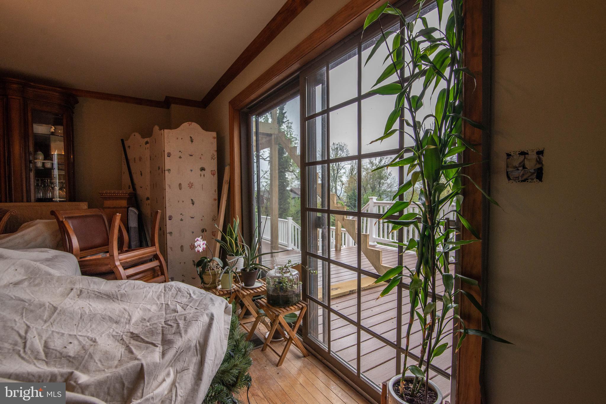 ELK NECK - Residential