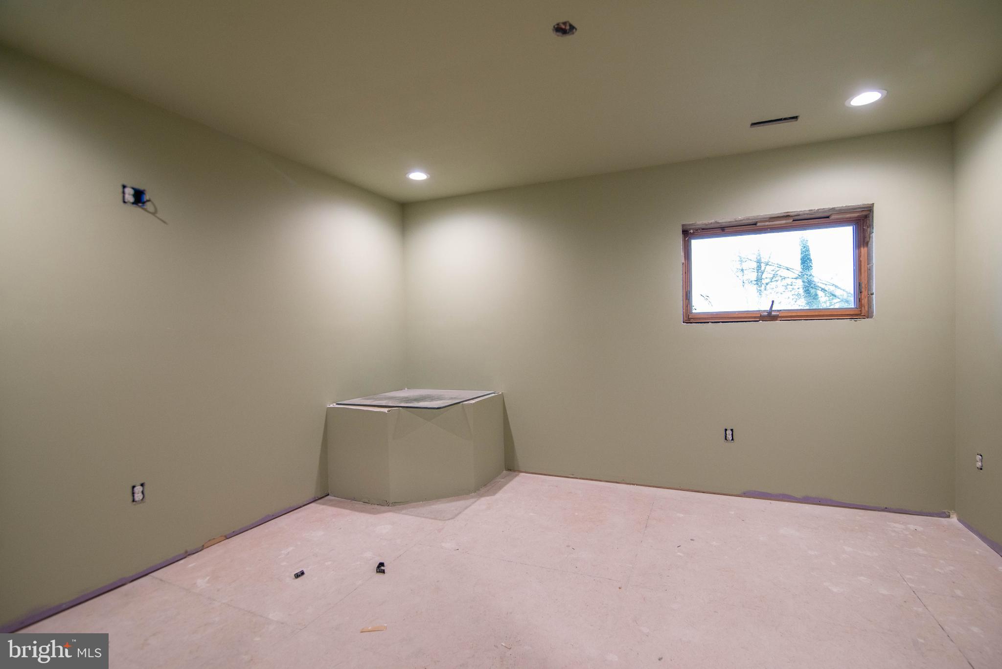 ELK NECK - Residential