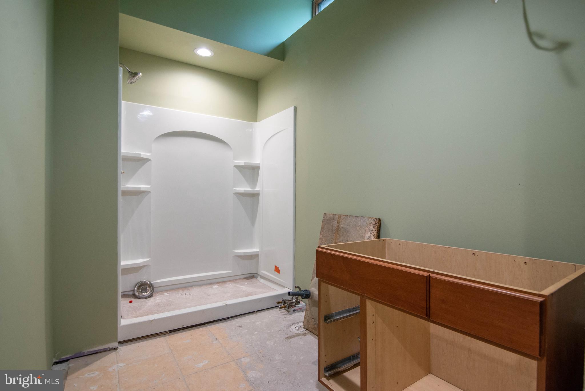 ELK NECK - Residential