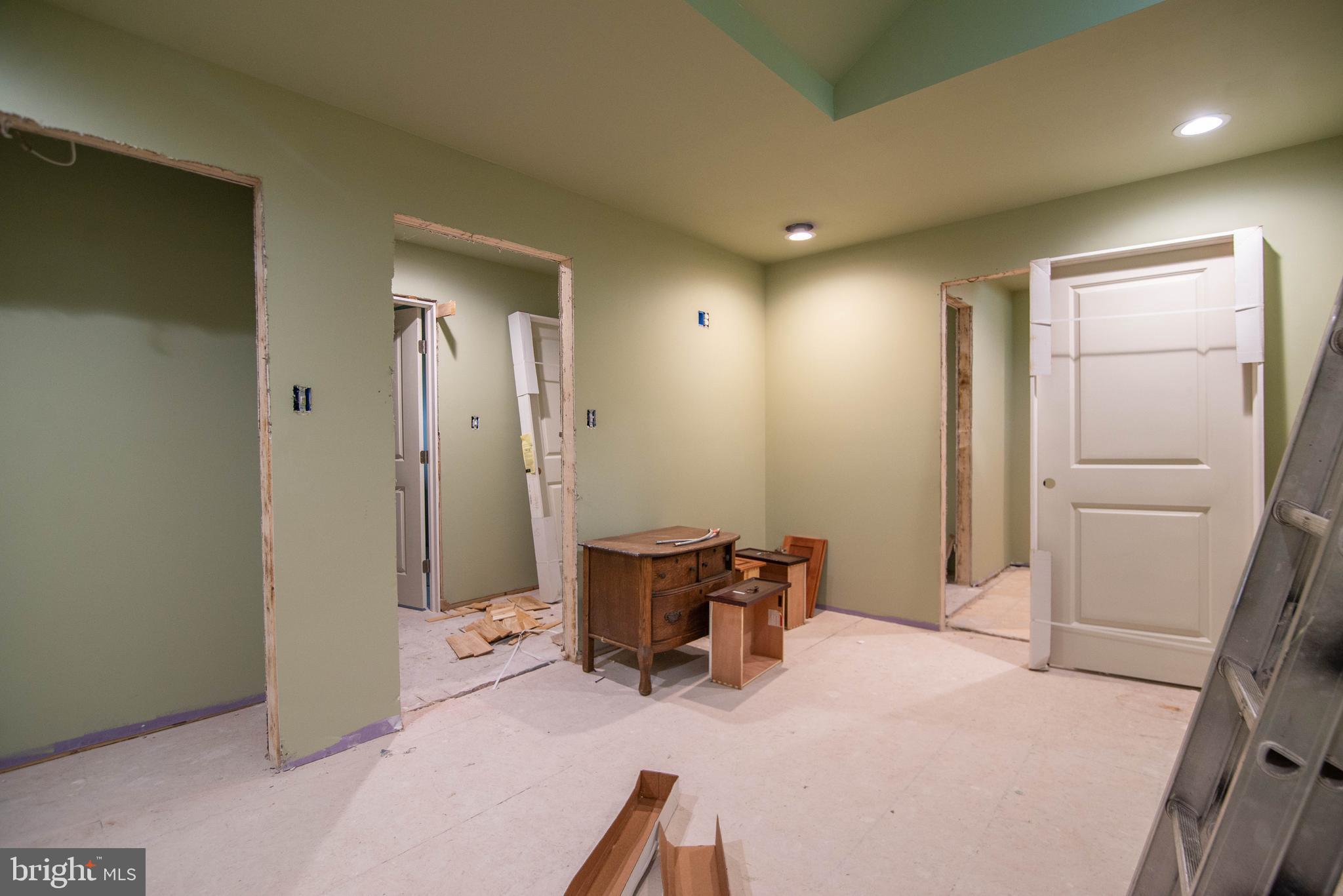 ELK NECK - Residential