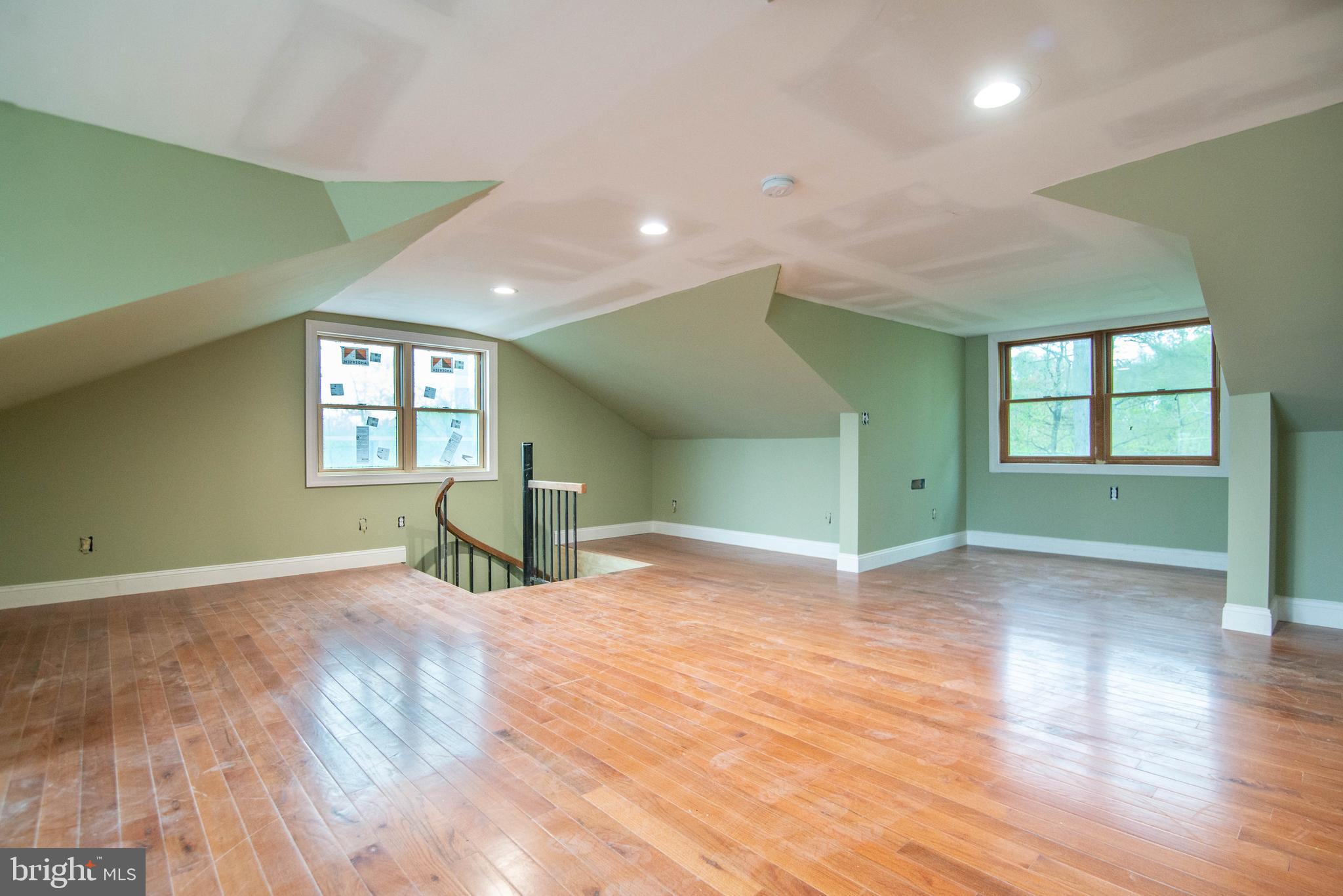 ELK NECK - Residential