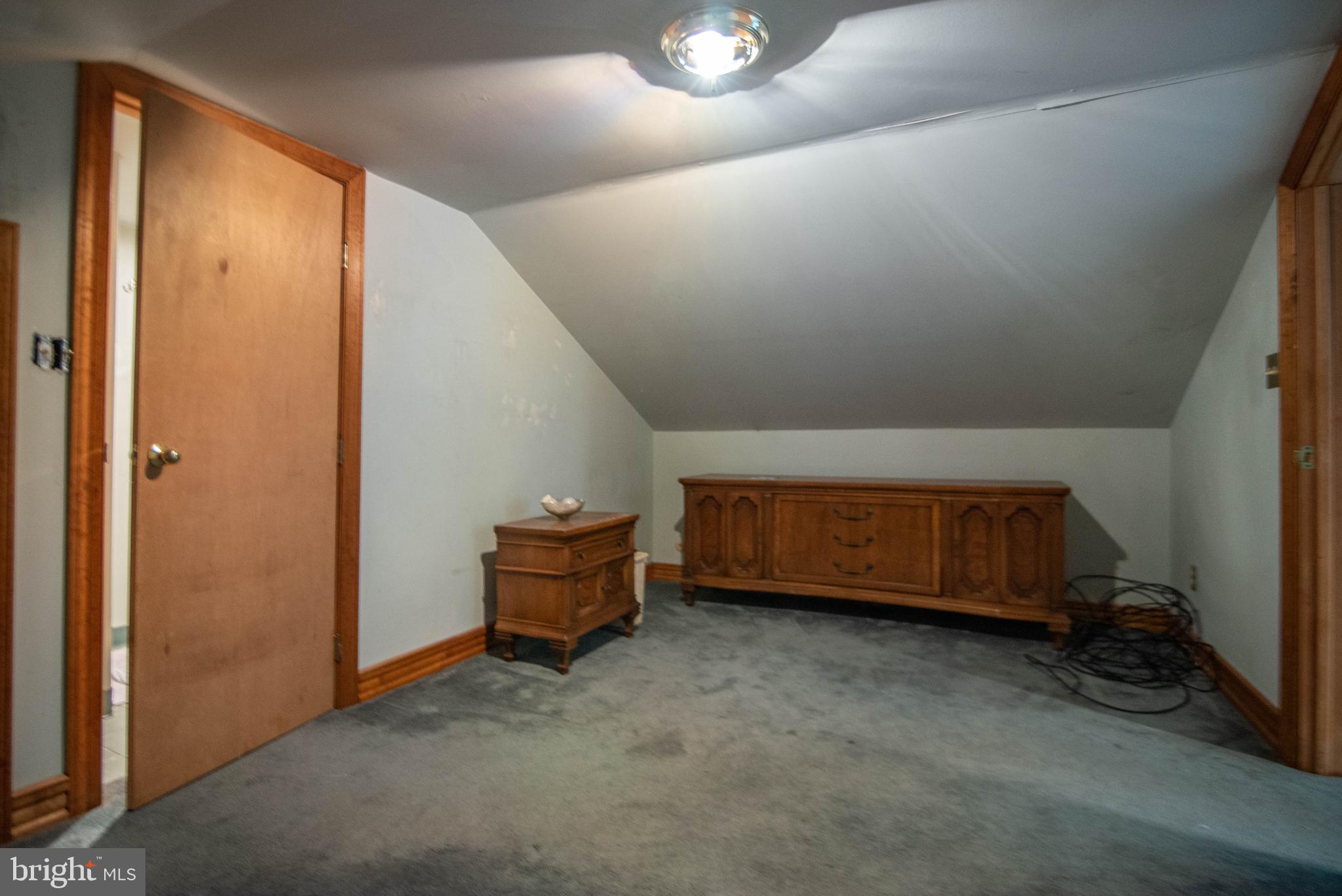 ELK NECK - Residential