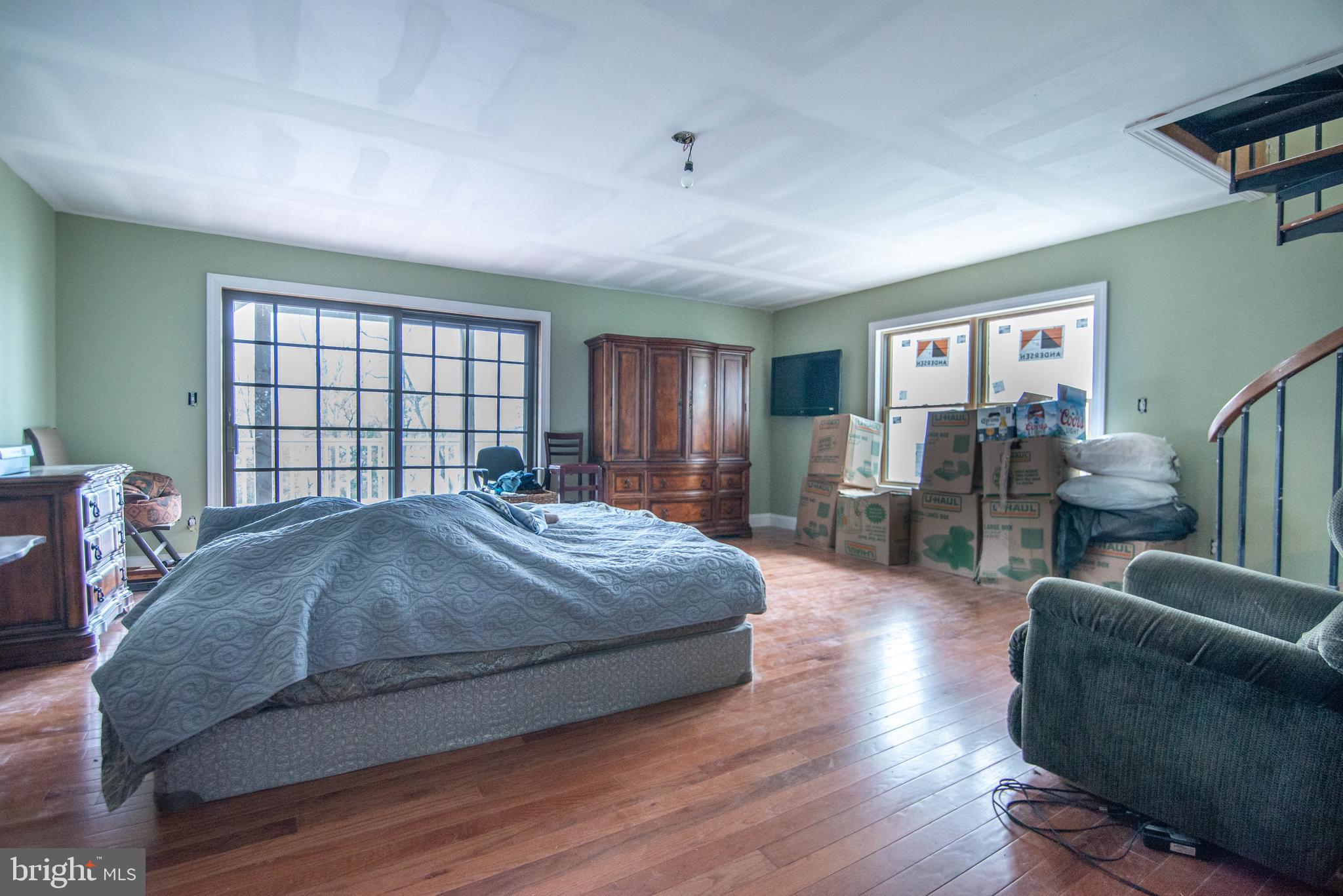 ELK NECK - Residential