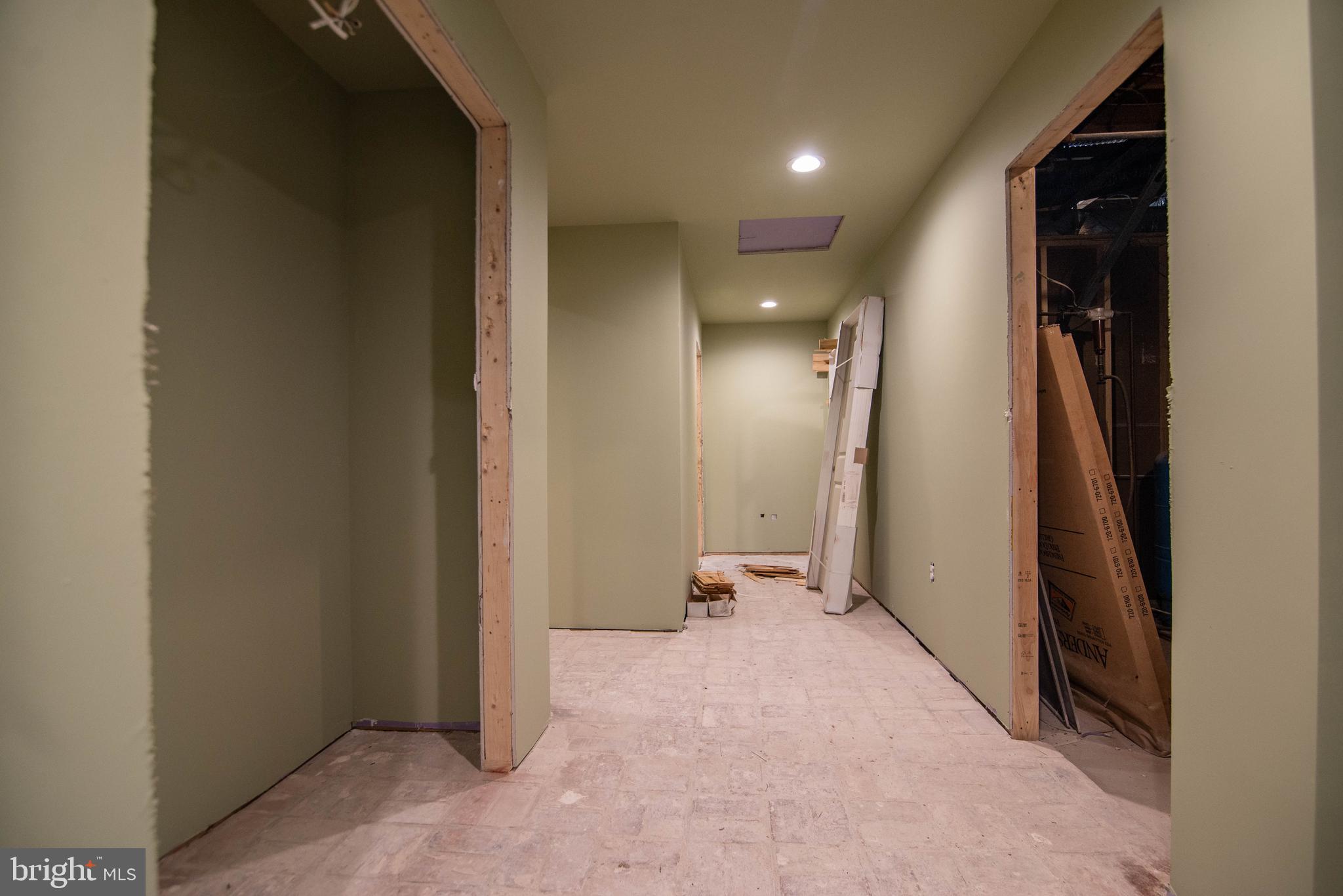 ELK NECK - Residential