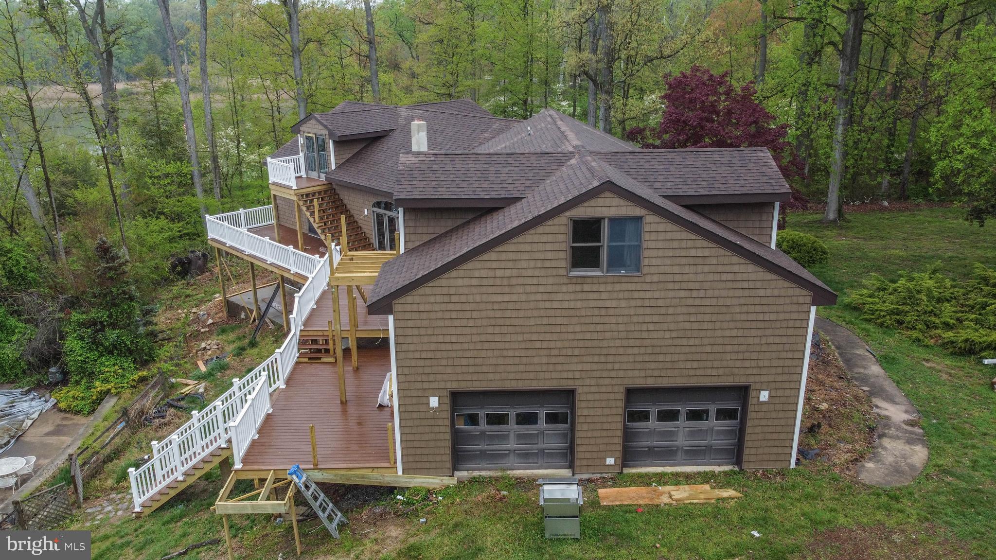 ELK NECK - Residential