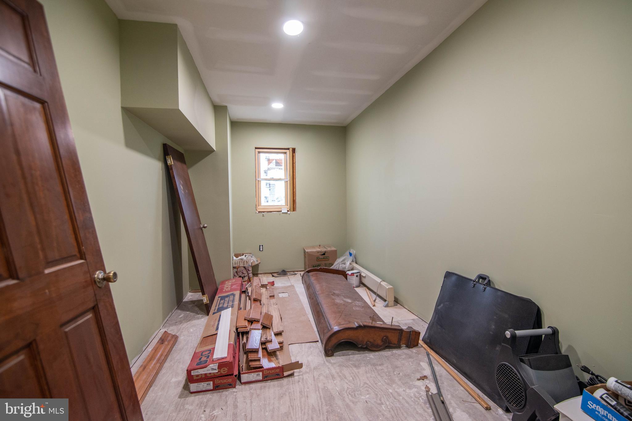 ELK NECK - Residential