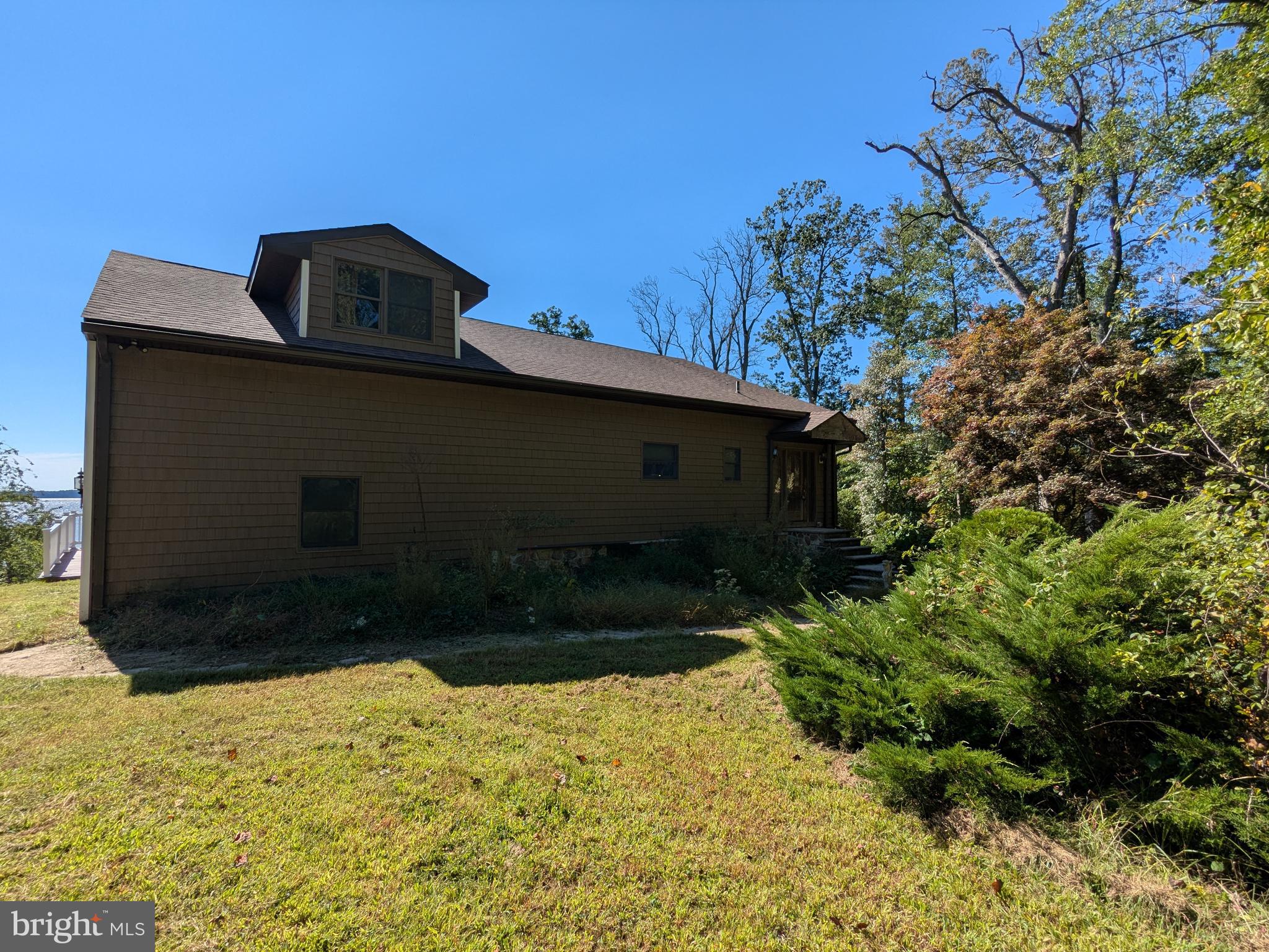 ELK NECK - Residential